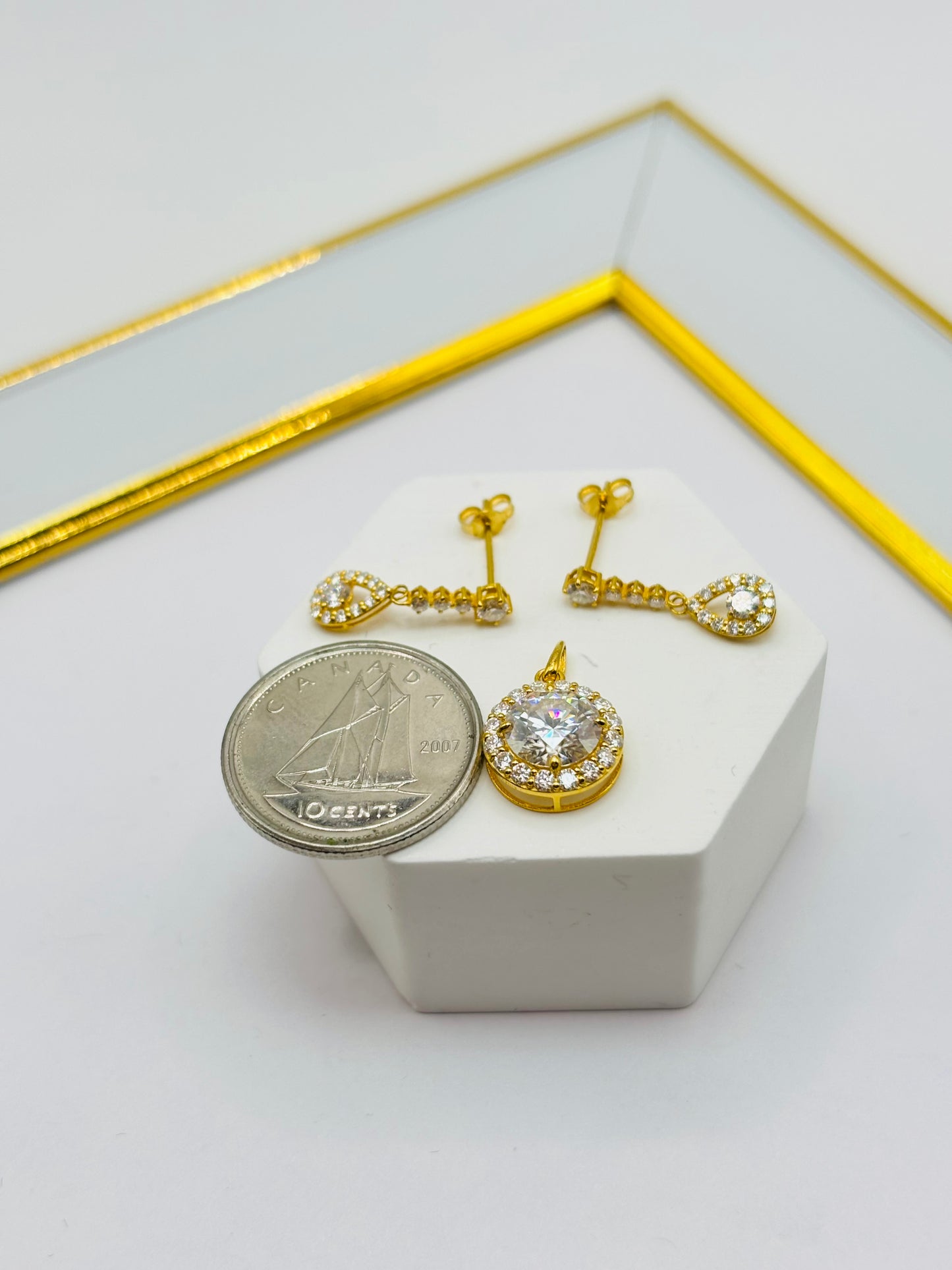 18K Gold Dangling Earrings and Pendant Moissanite Diamond Set