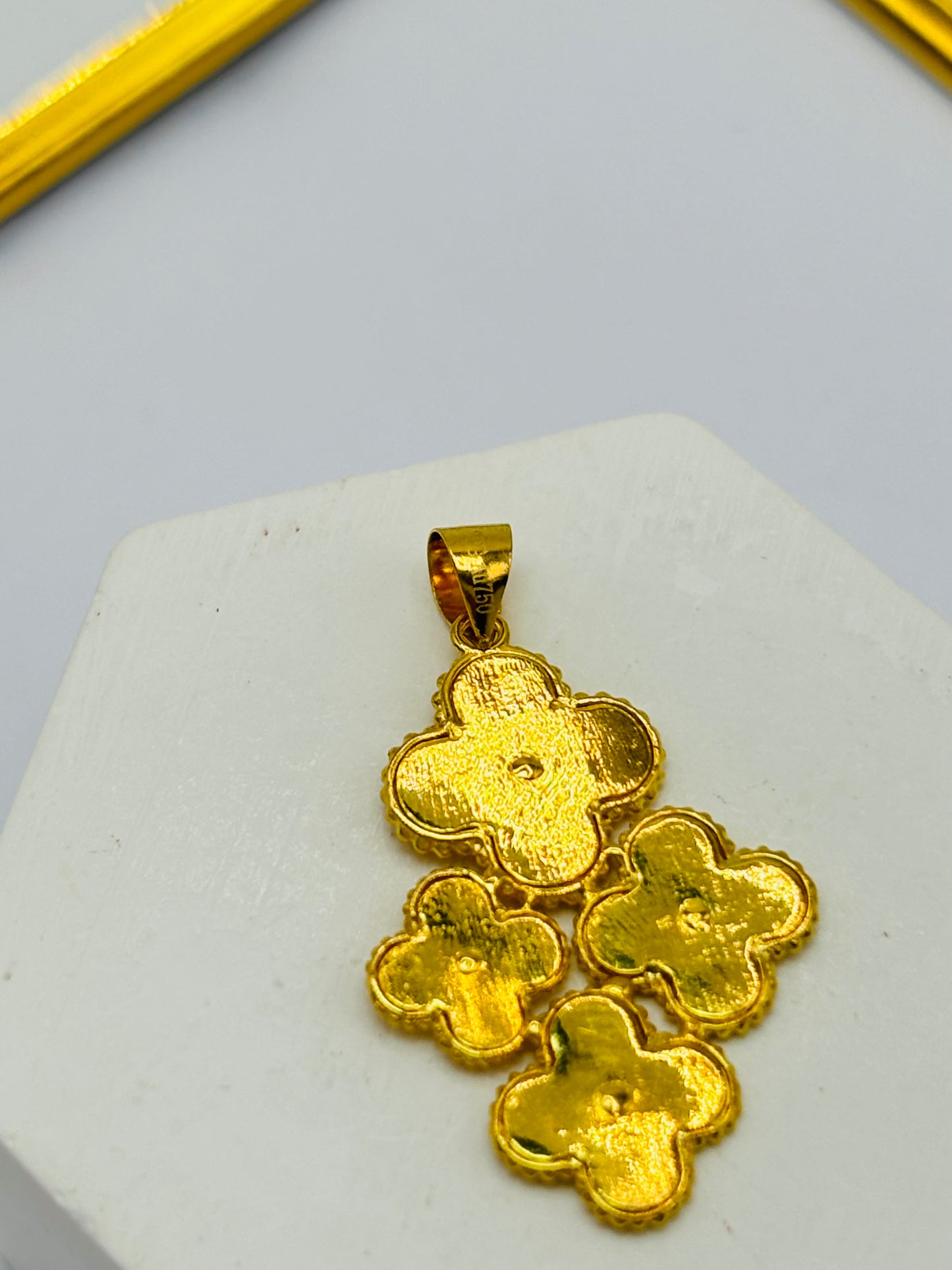 18K Gold 4 Clover Pendant