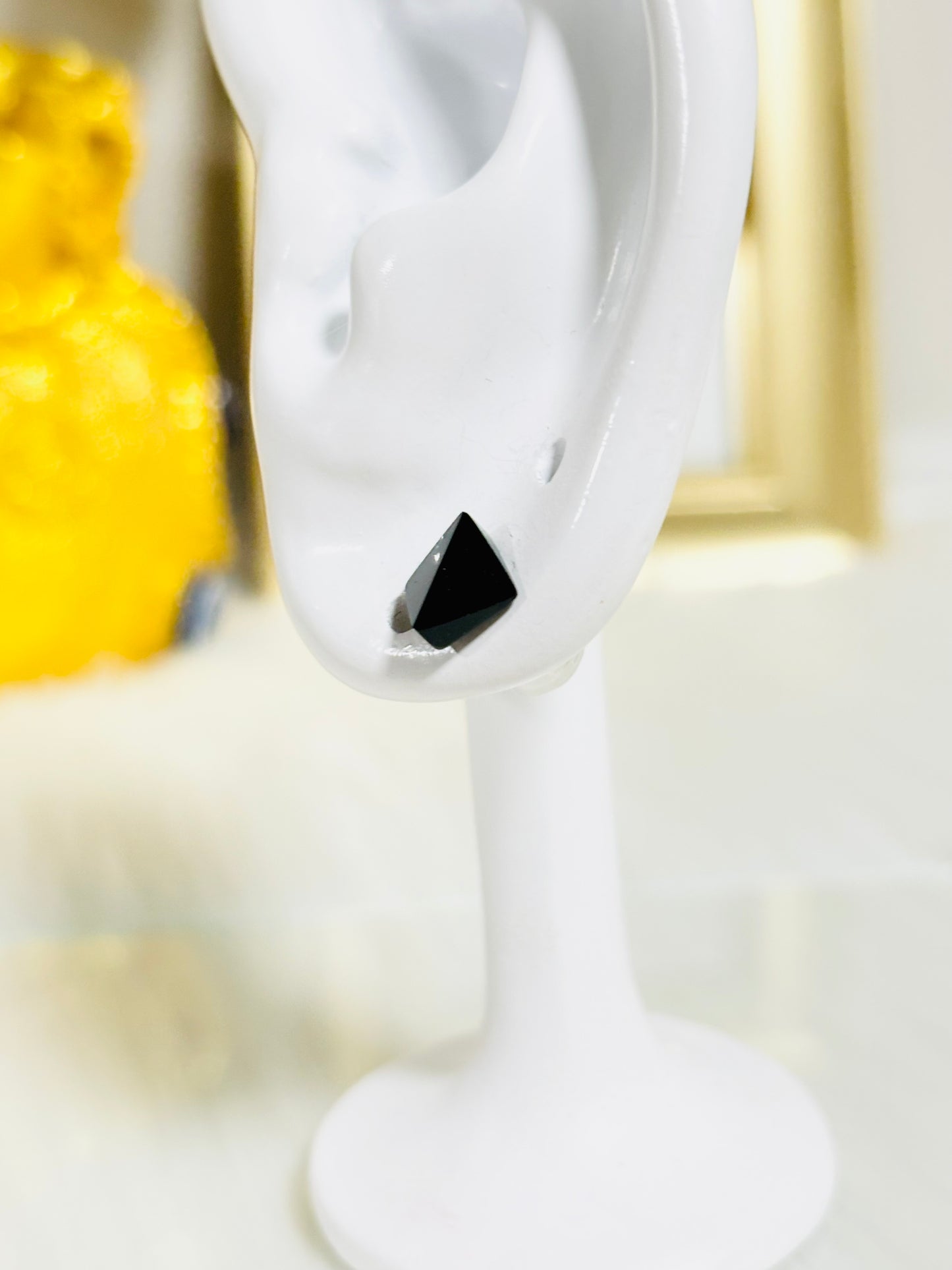 K18 Japan Gold Black Natural Onyx Earrings