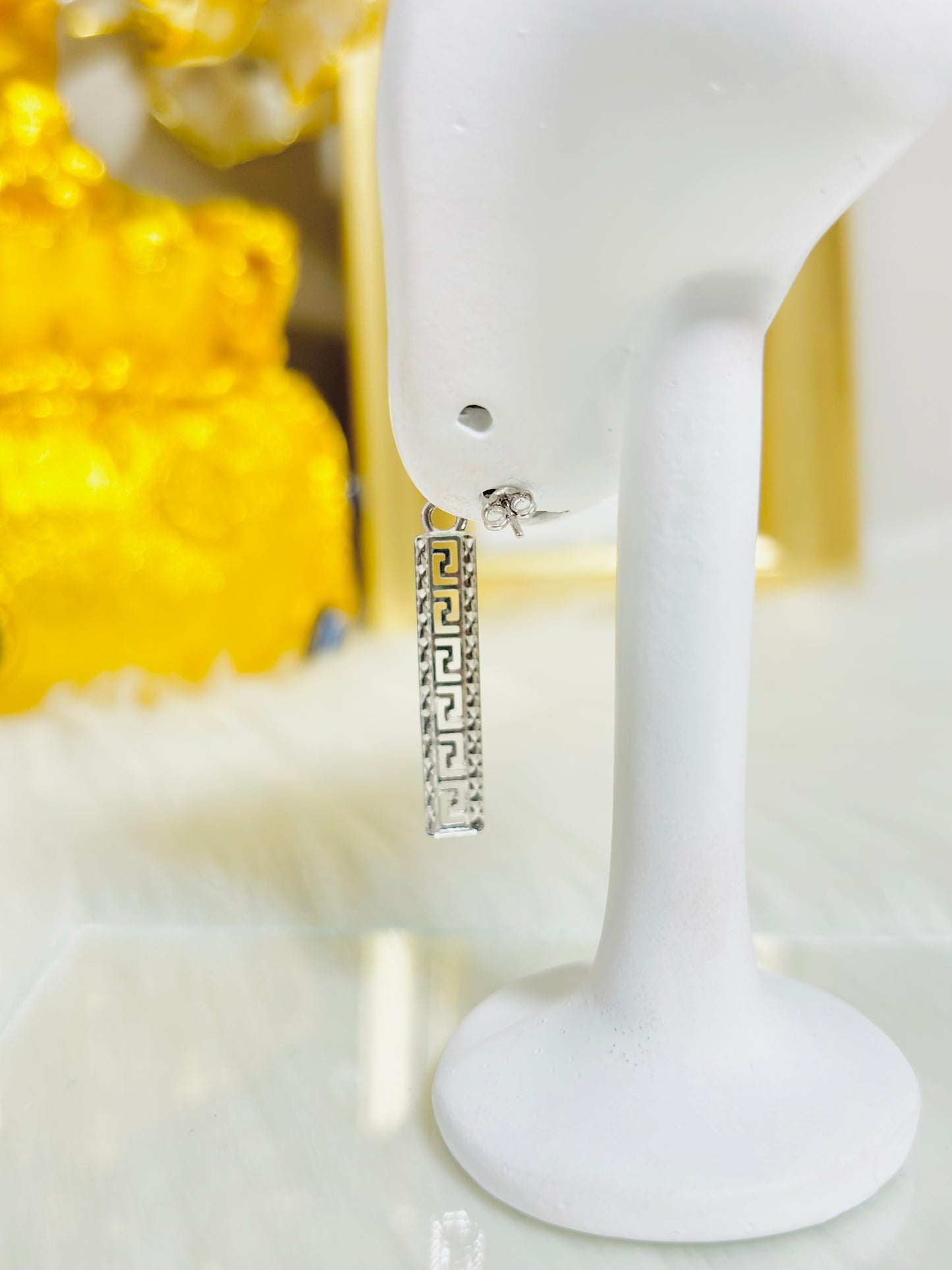 18K White Gold Dangling Earrings