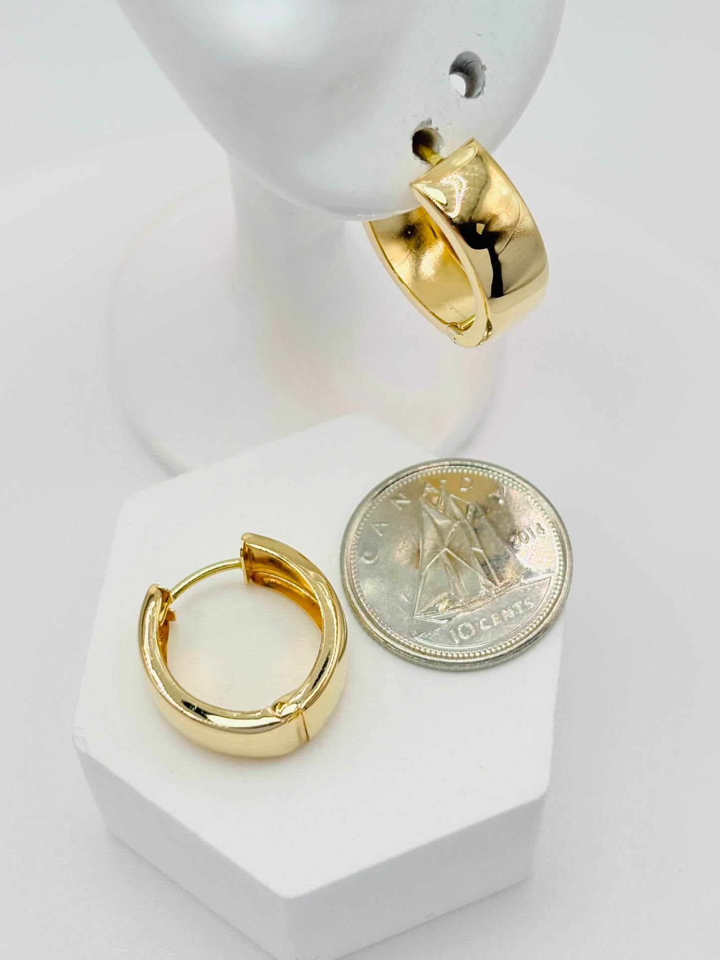 18K Gold Plain Loop Earrings