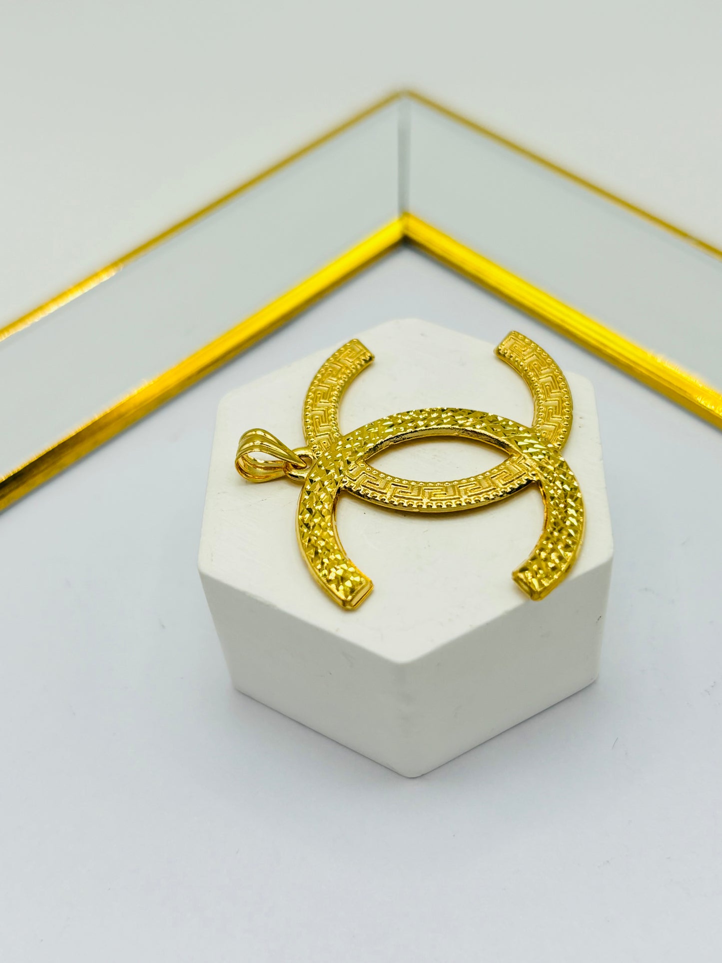 18K Gold Pendant Big