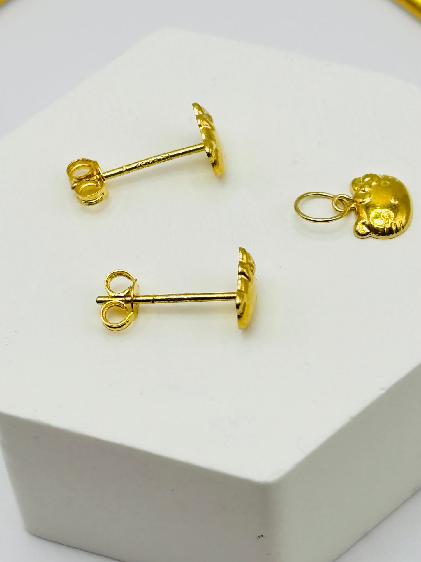 18K Gold HK Earrings and Pendant Set Kids