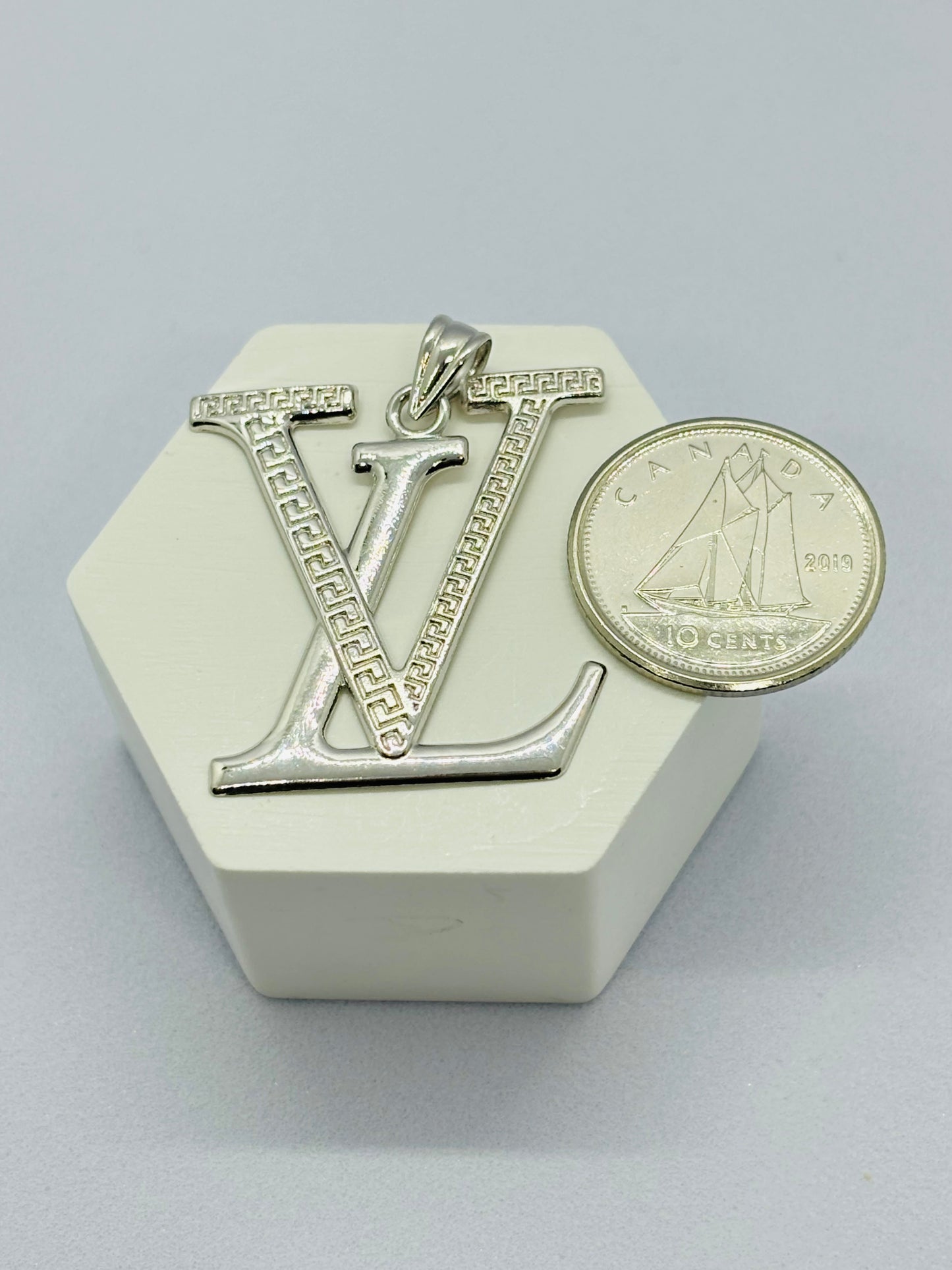 18K White Gold Pendant (Chain NOT Included)