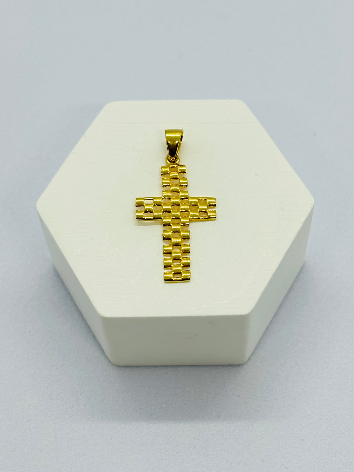 18K Gold Cross Pendant