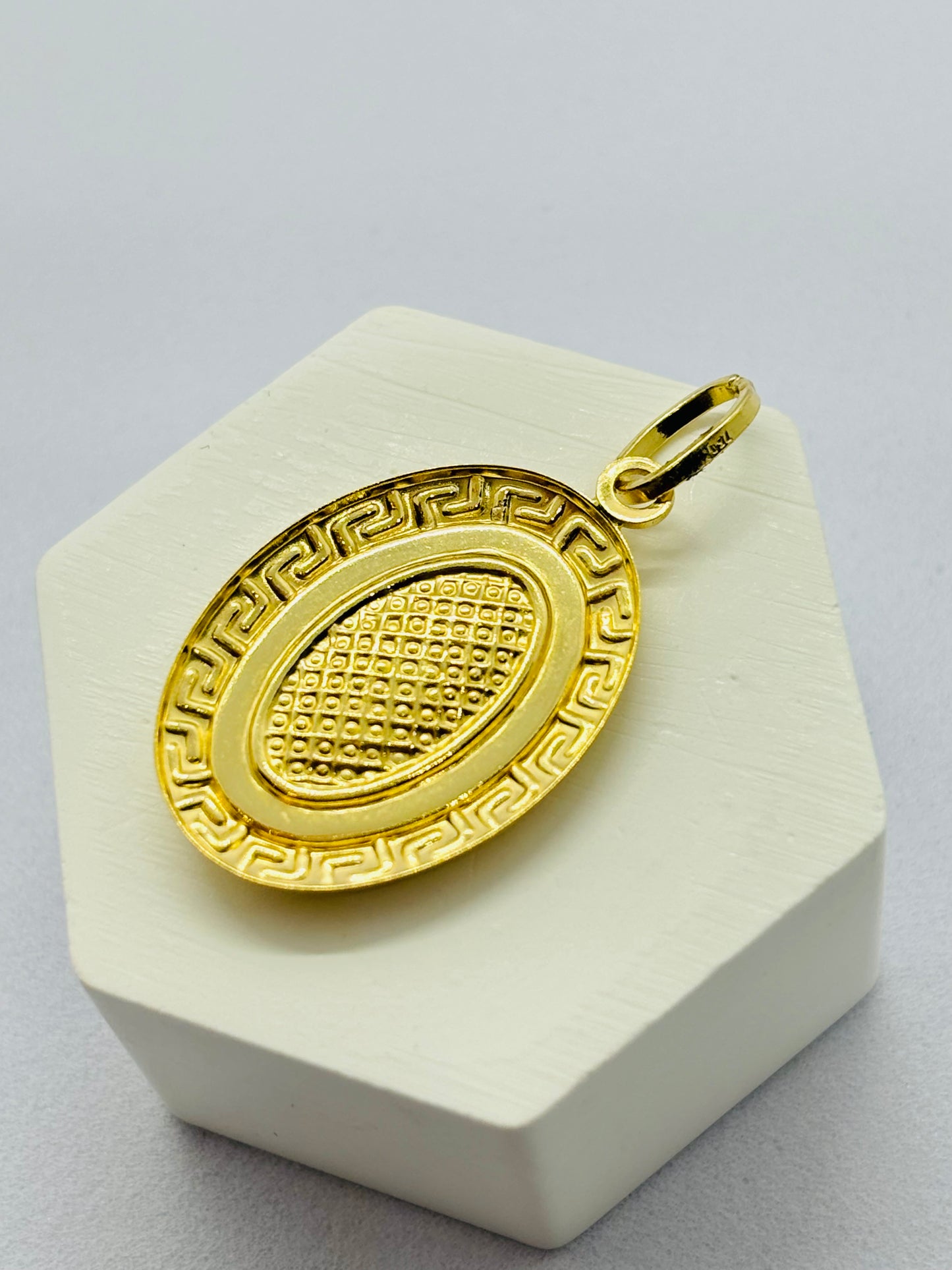 18K Gold Mama Mary Pendant