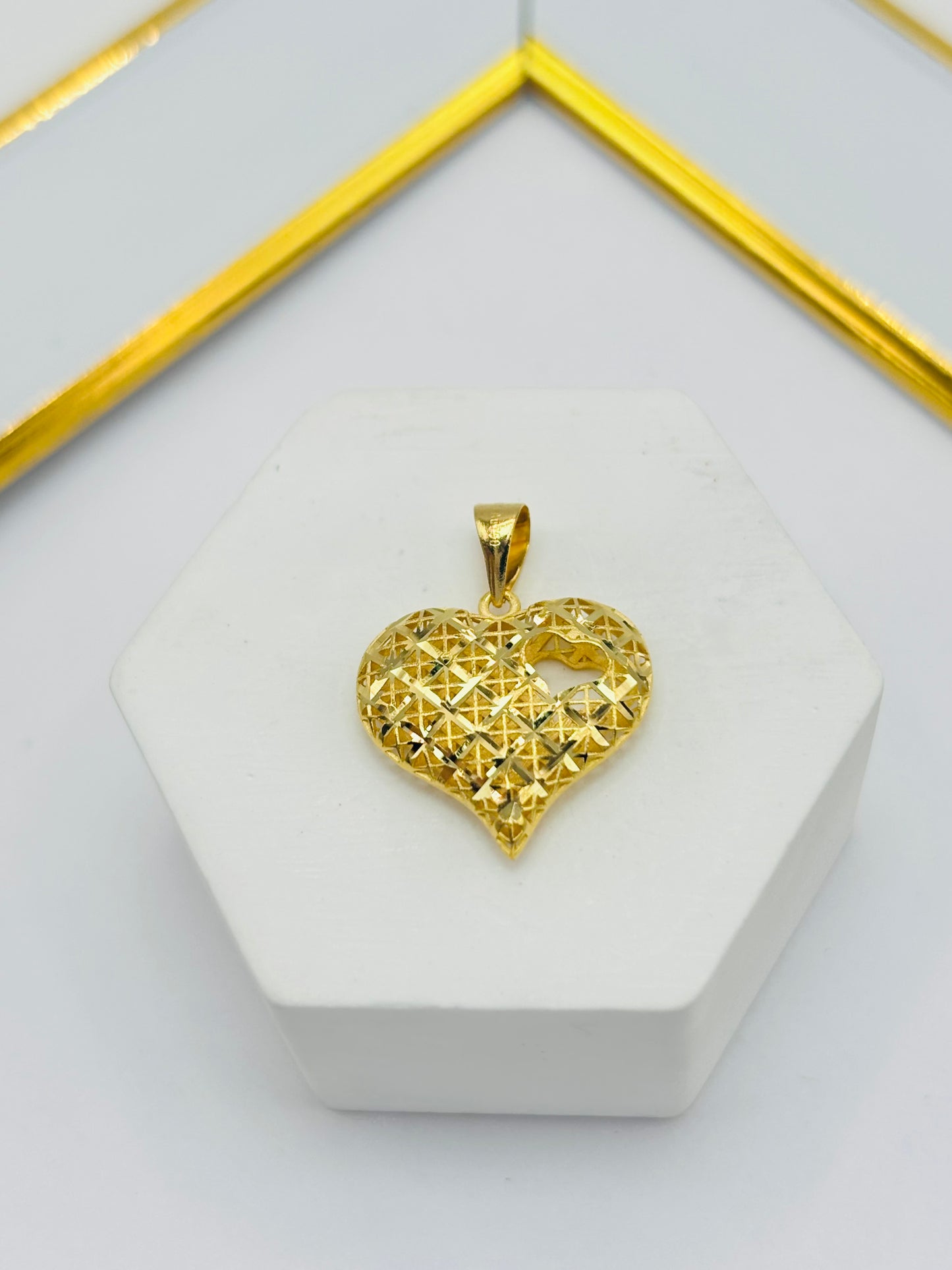 18K Gold Heart Pendant