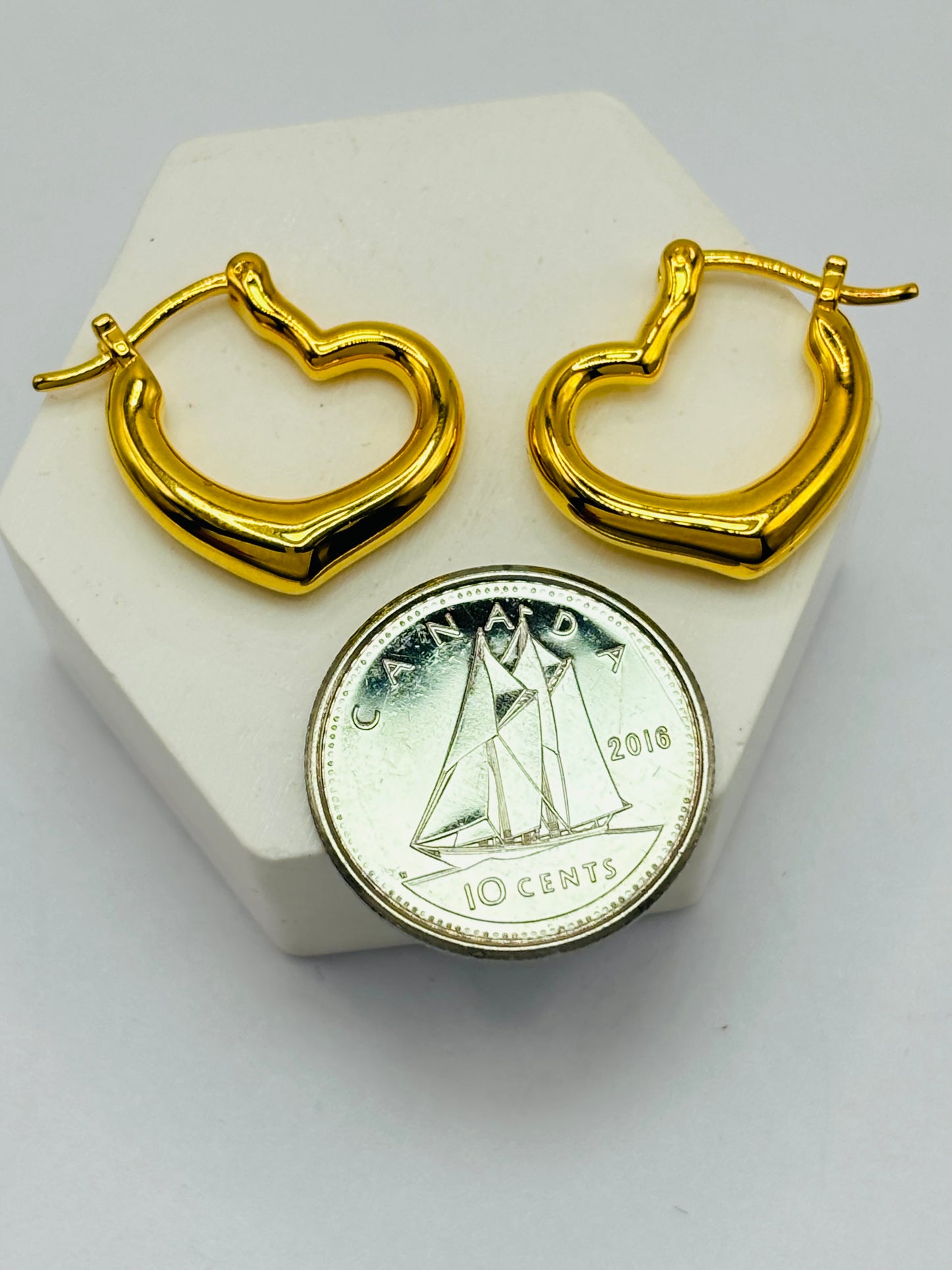 18K Gold Heart Loop Earrings (Electroform)