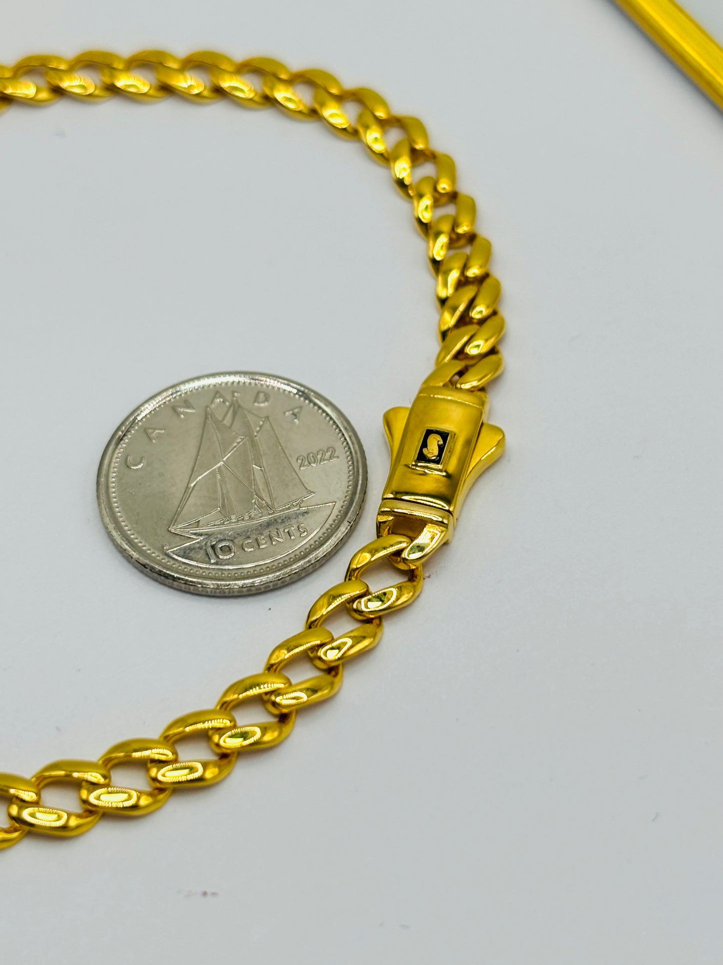 18K Gold Curb Bracelet