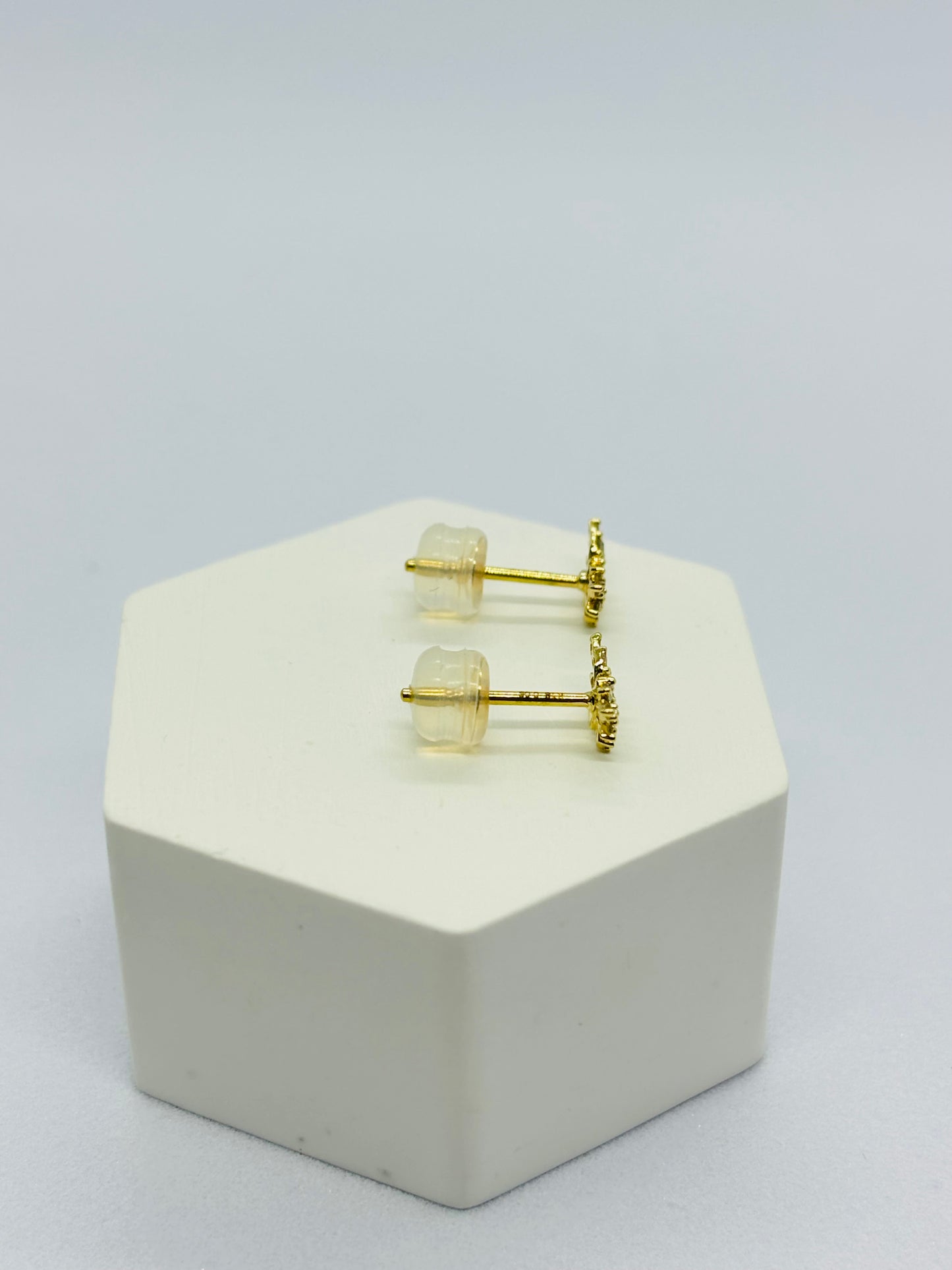 K18 Japan Gold Butterfly Earrings 0.10 carat Natural Diamond