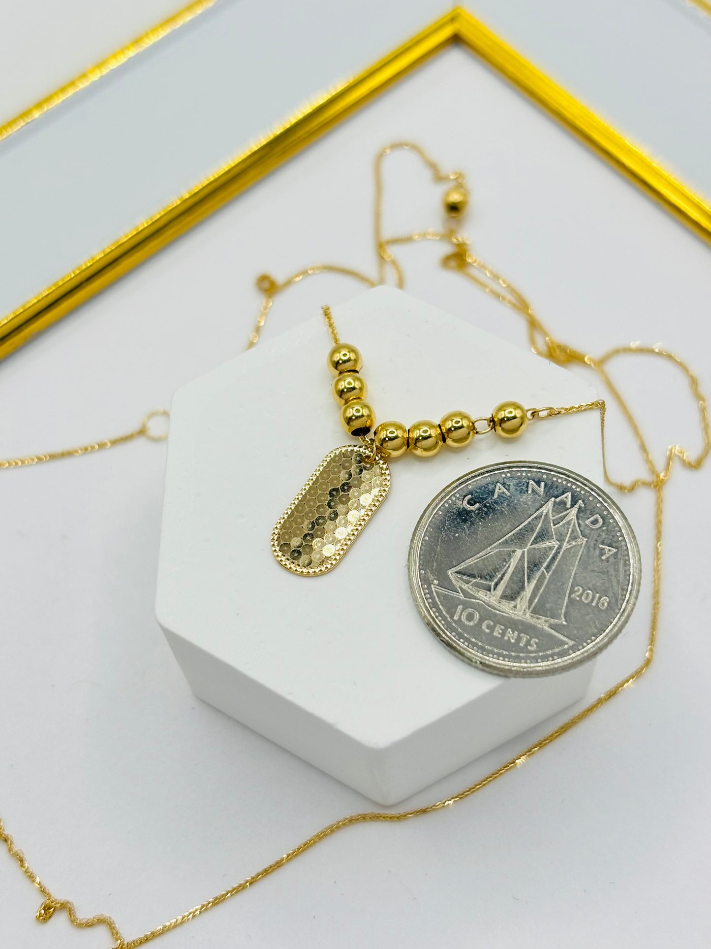 18K Gold Ball/Oval Necklace