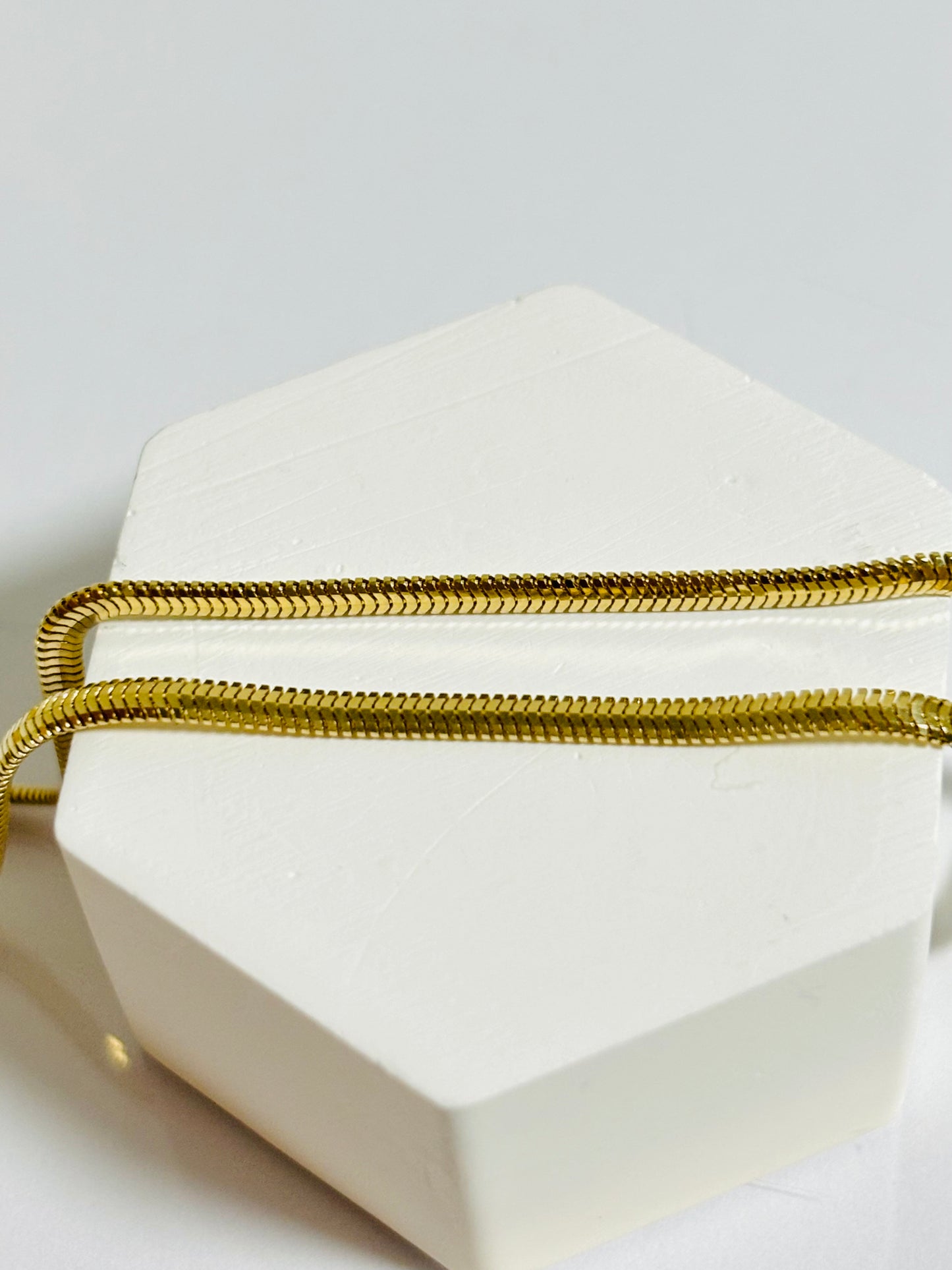 18K Gold Herringbone Chain with Mama Mary Pendant Set