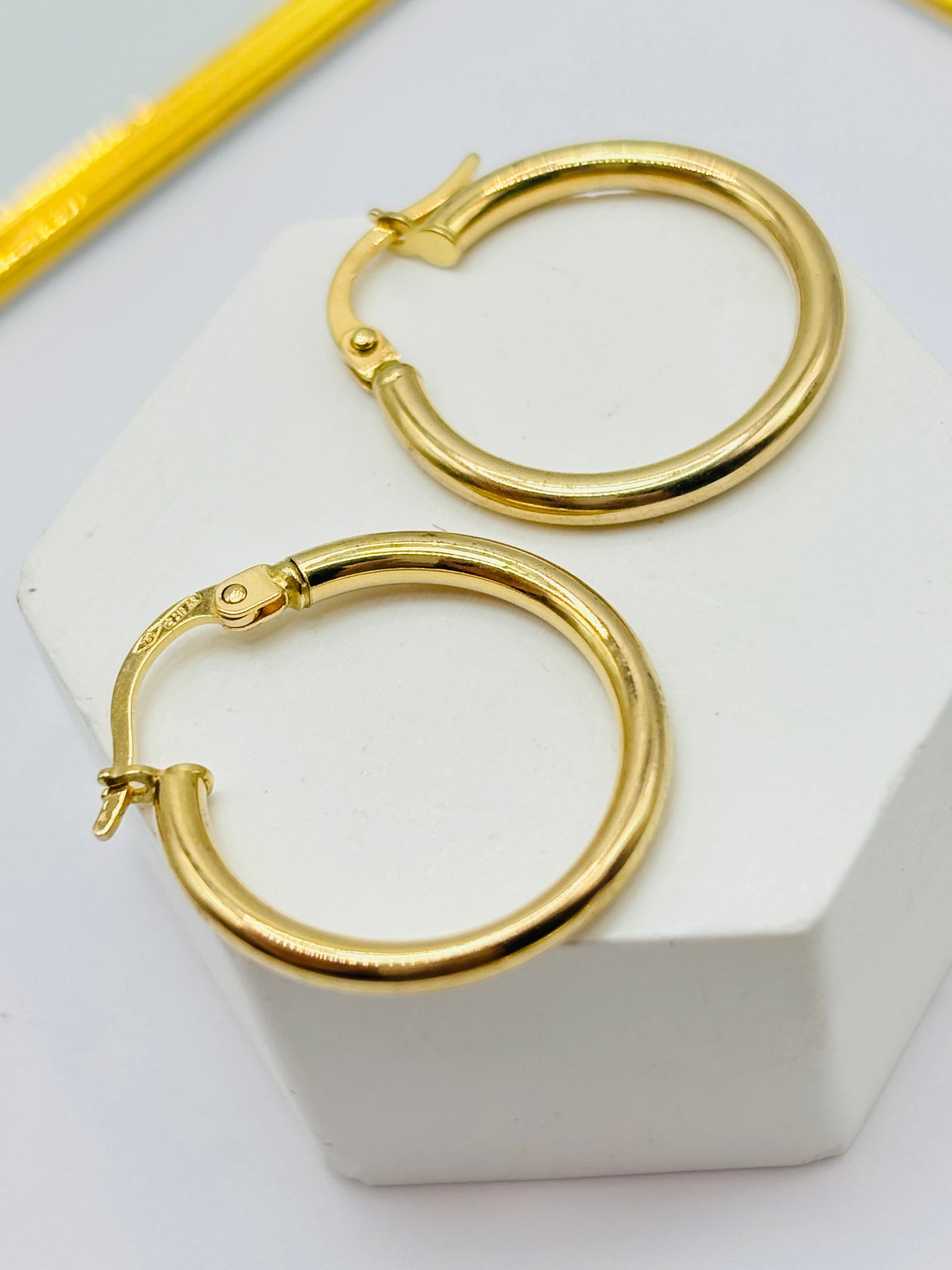 18K Gold Plain Loop Earrings