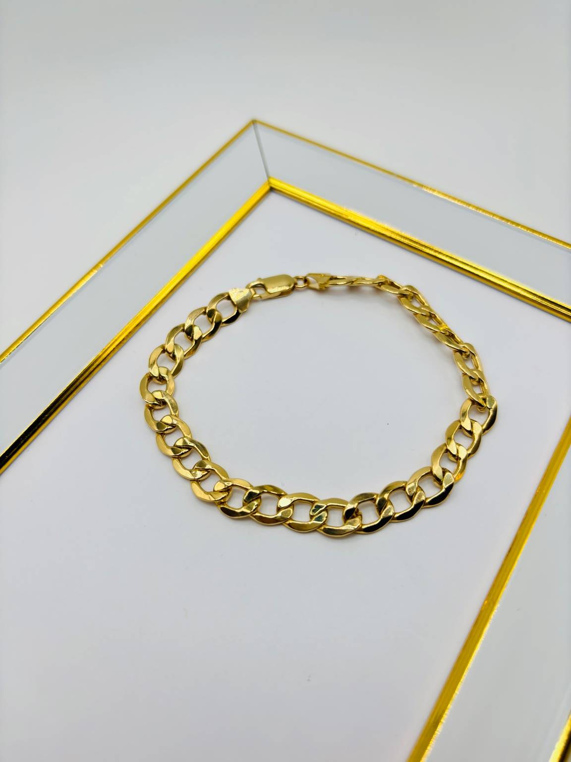 18K Gold Curb Bracelet