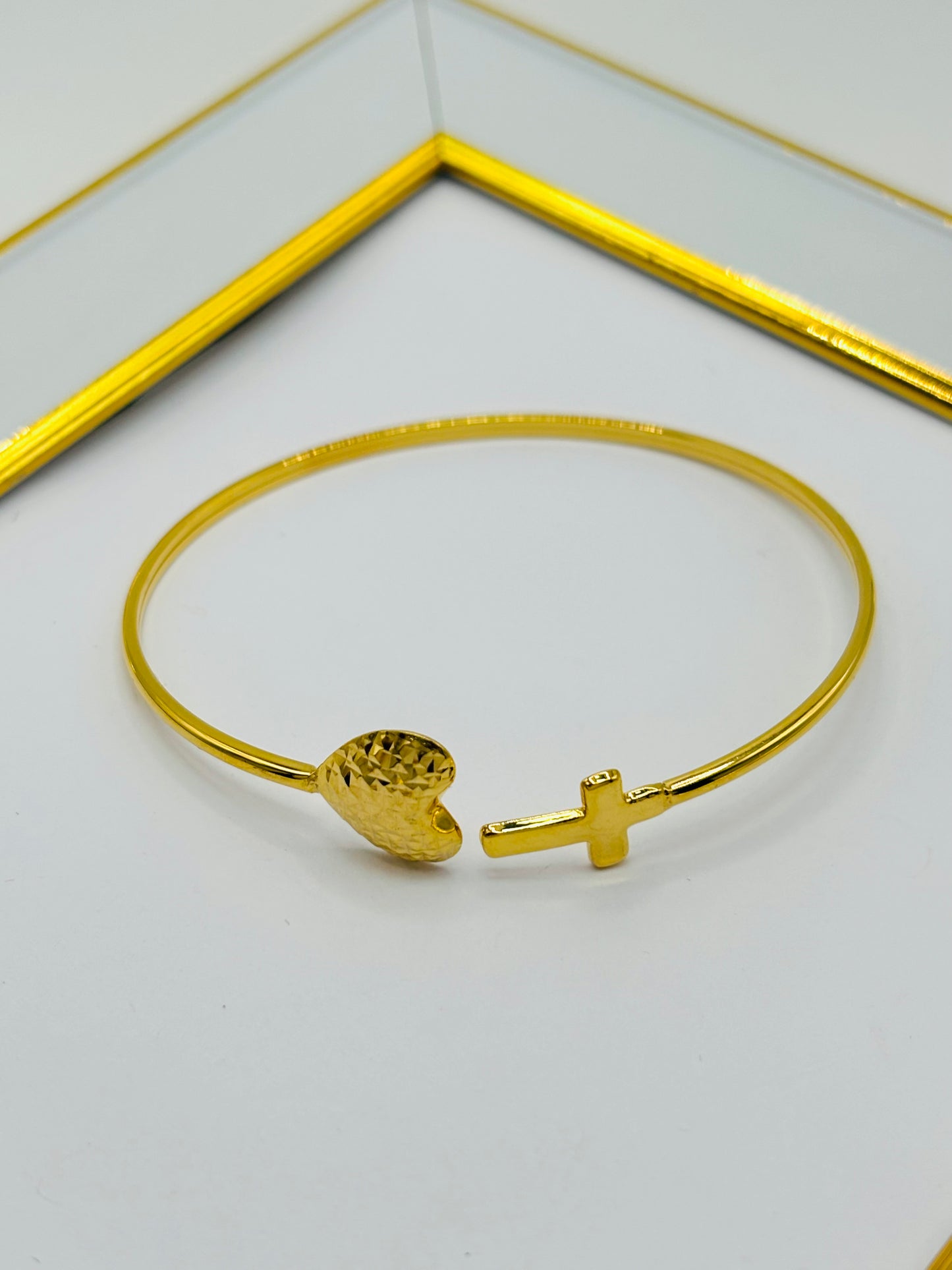 18K Gold Heart & Cross Bangle