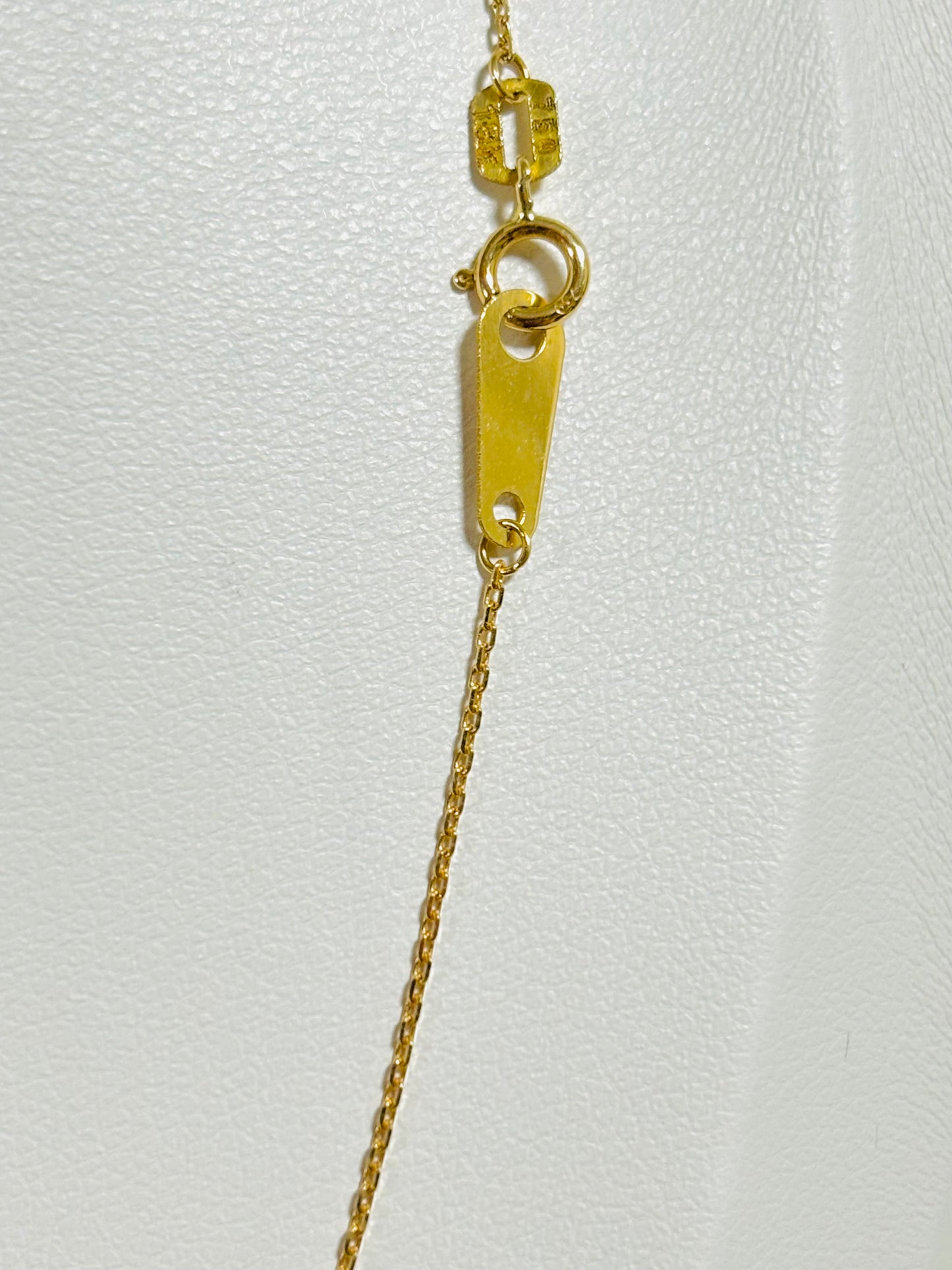 18K Gold Hardware Attached Pendant Necklace