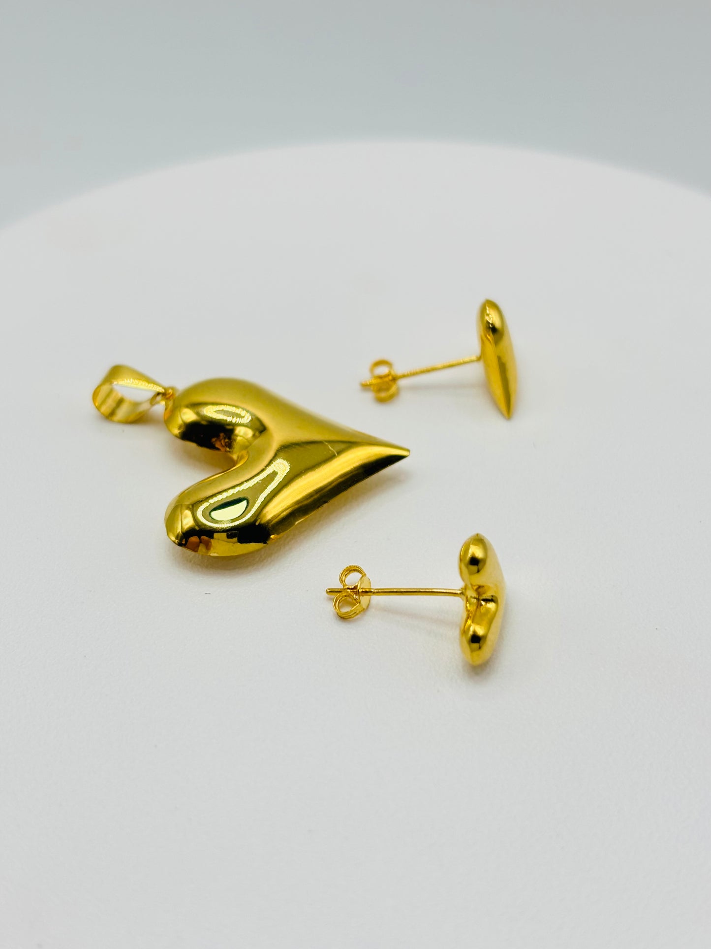 18K Gold Plain Heart Earrings and Pendant Set