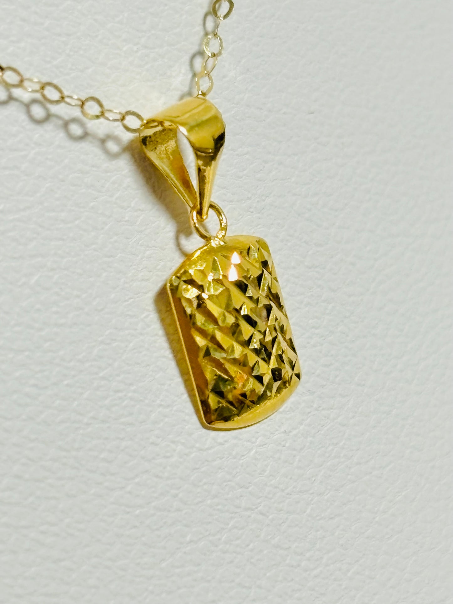 18K Gold Diamond Cut Earrings and Pendant Set