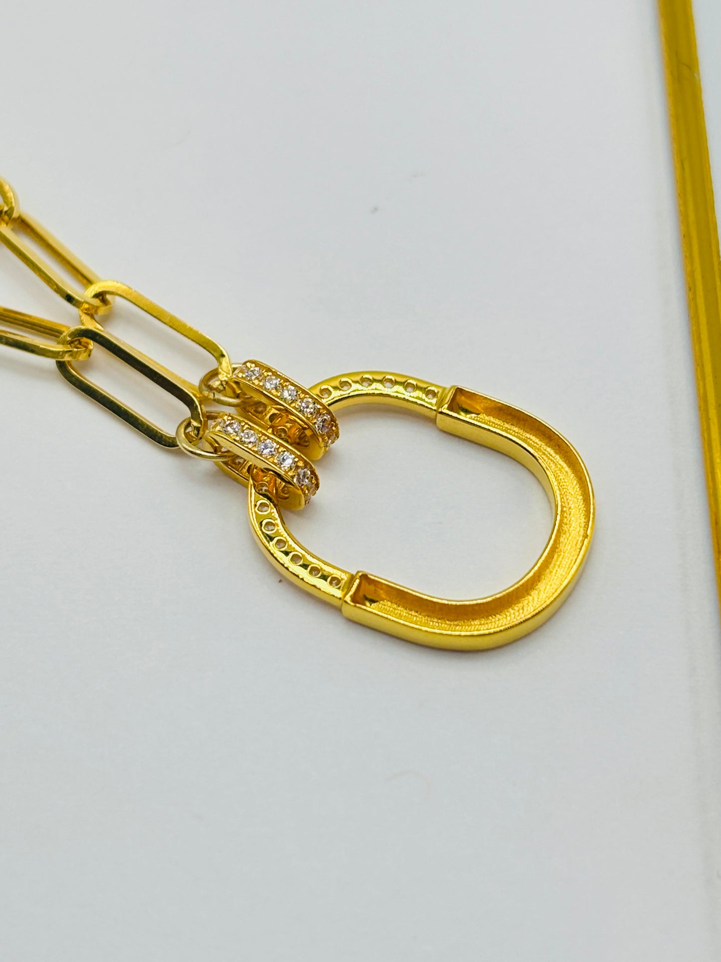 18K Gold Interlock Bracelet