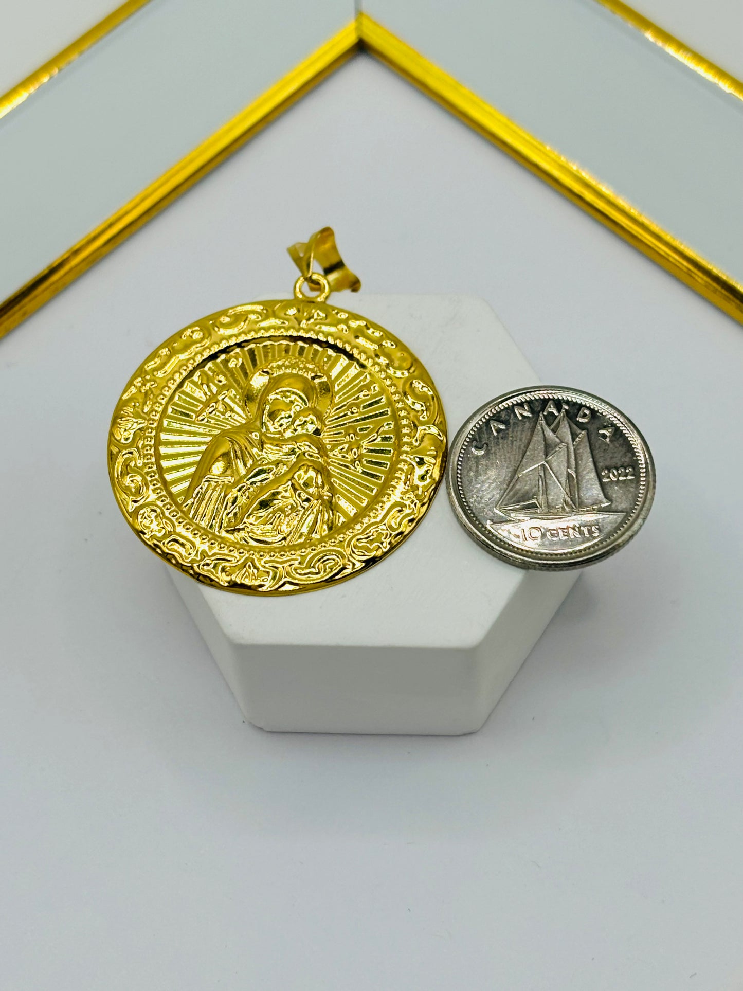 18K Gold Mama Mary Big Pendant