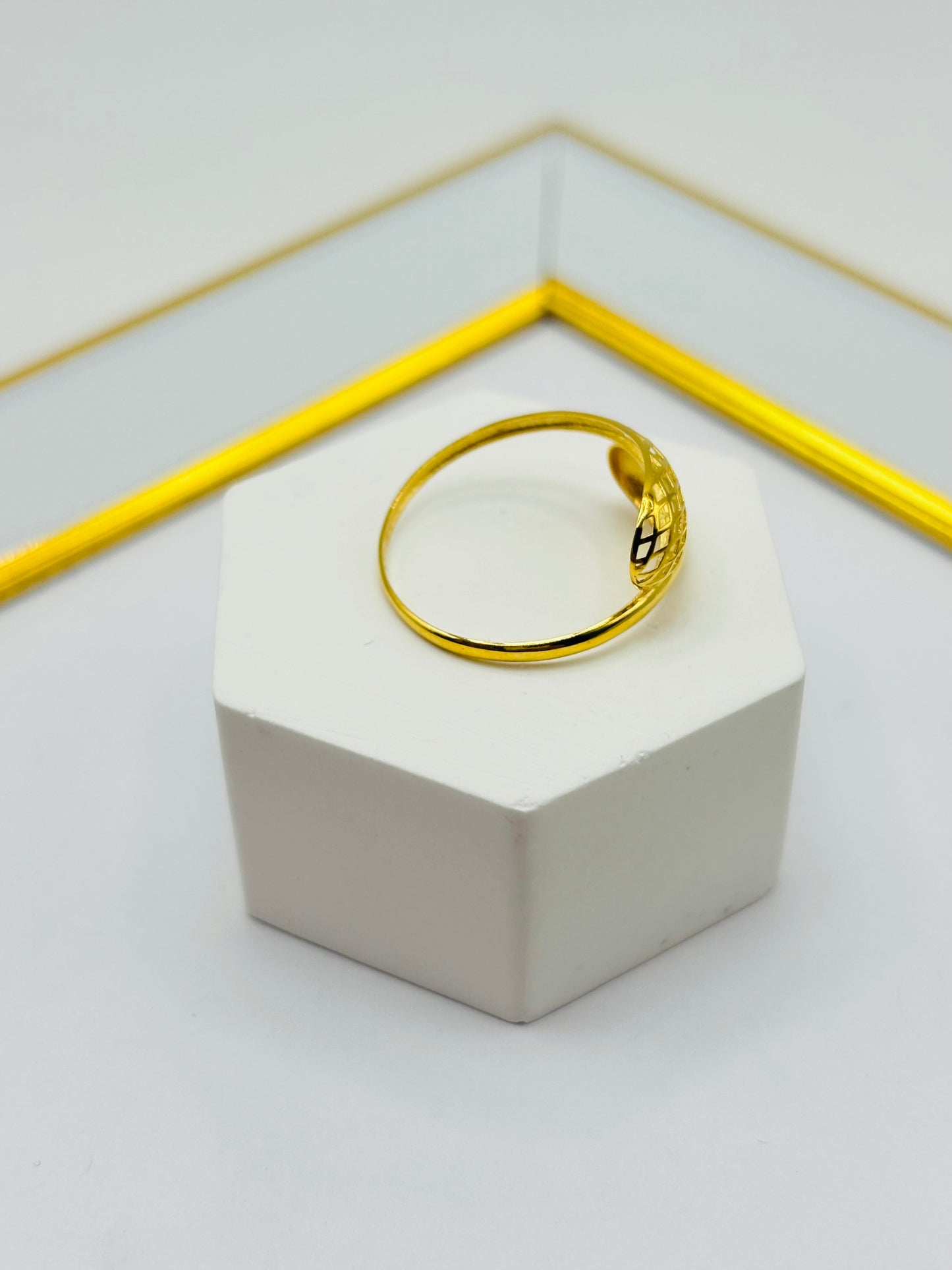 18K Gold Teardrop Ring