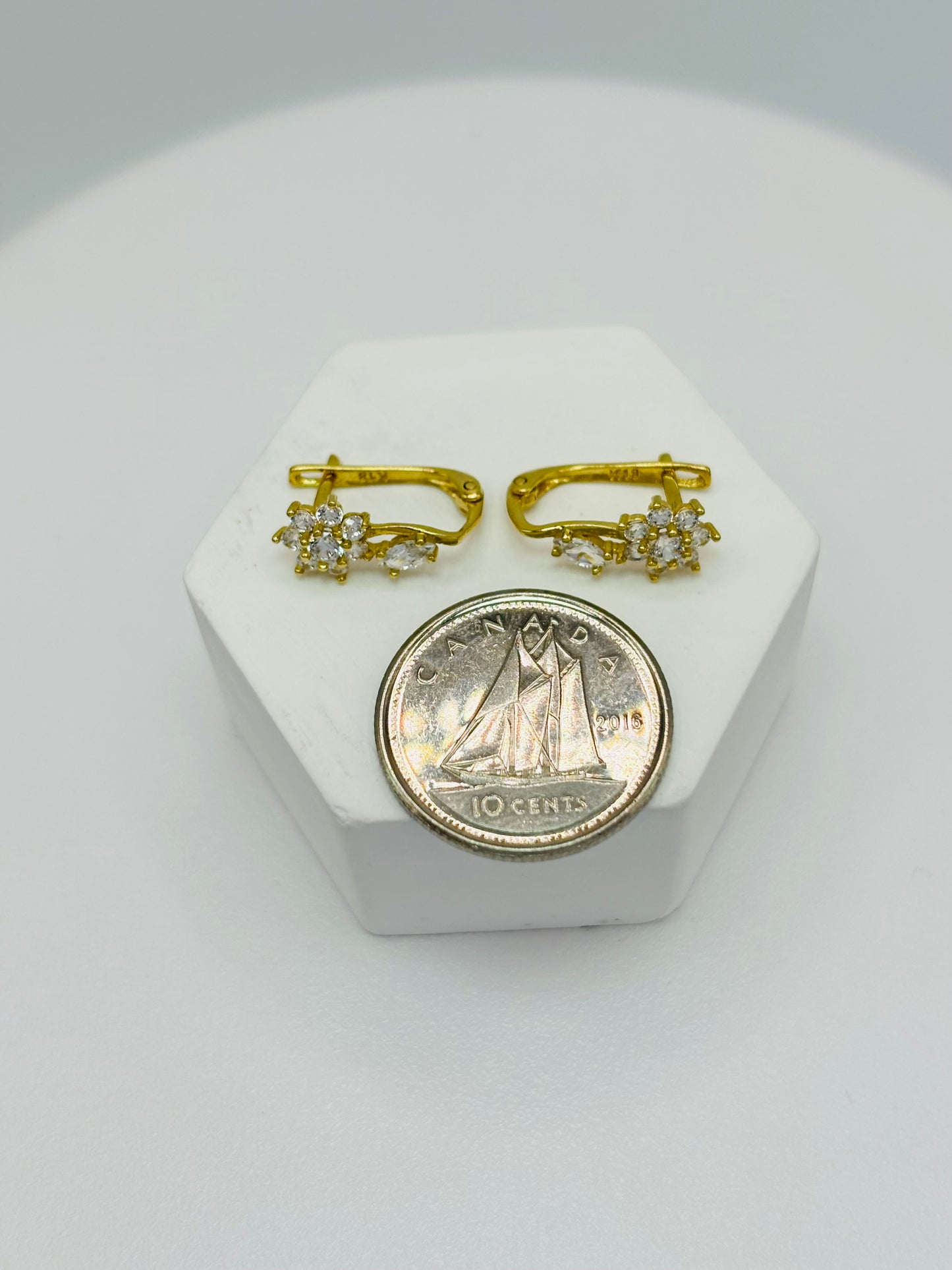 K18 Japan Gold Clip Flower Earrings