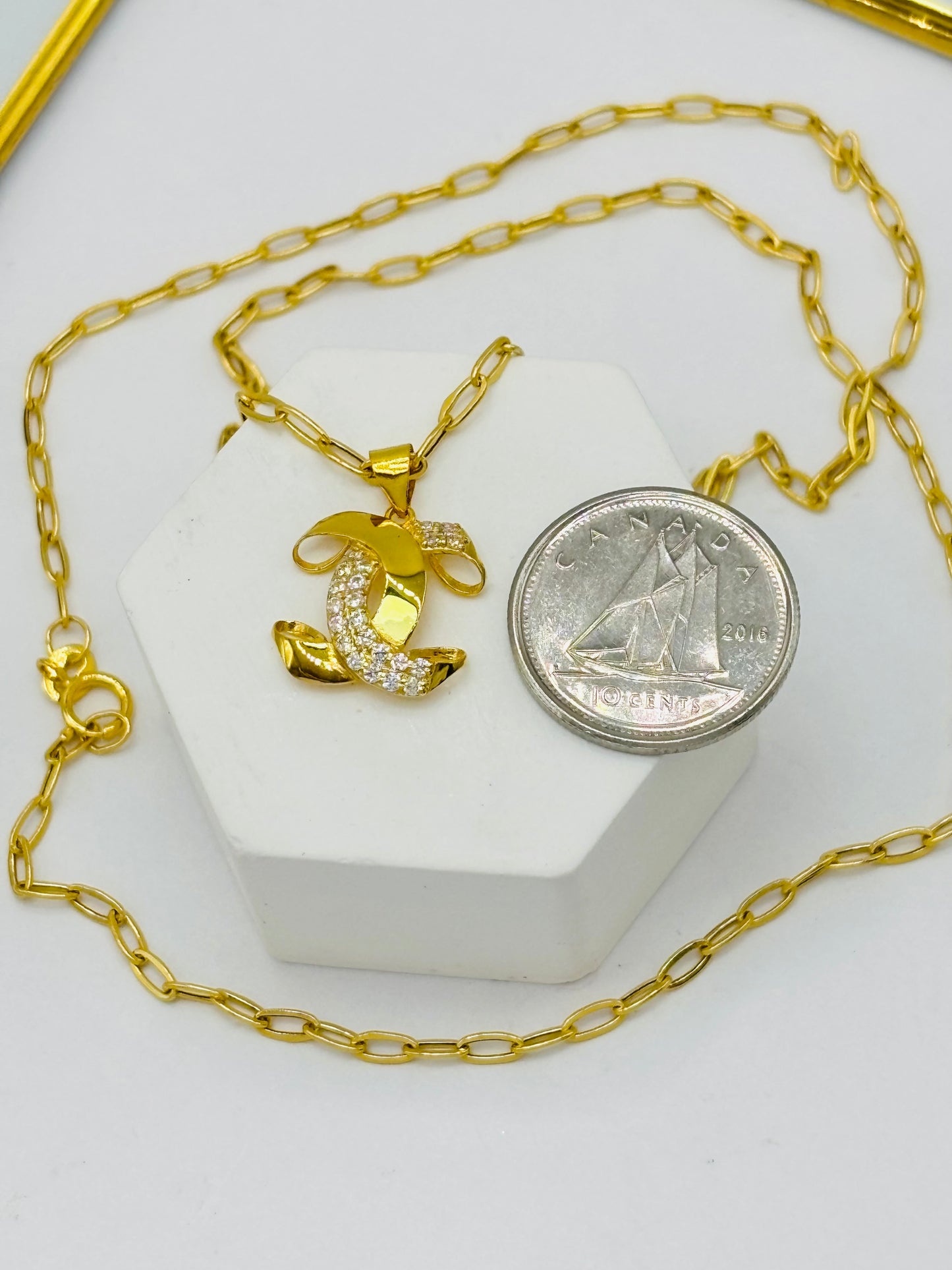 18K C paperclip Necklace