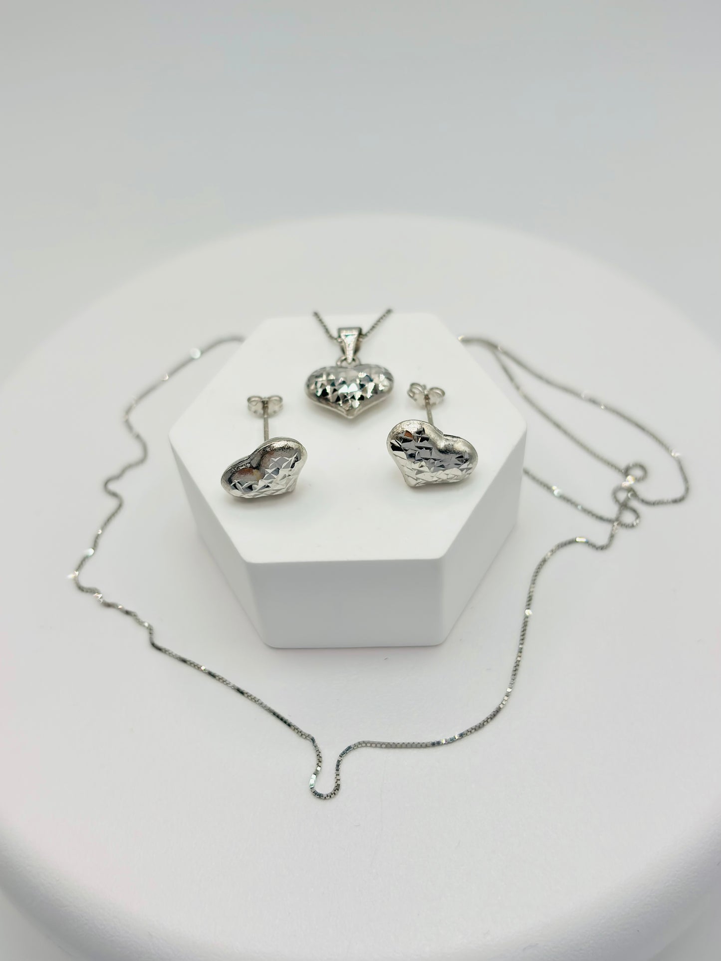 18K White Gold Heart Earrings and Necklace Set