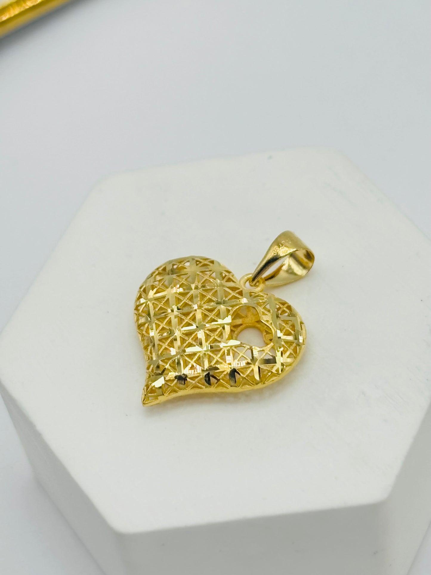 18K Gold Heart Pendant