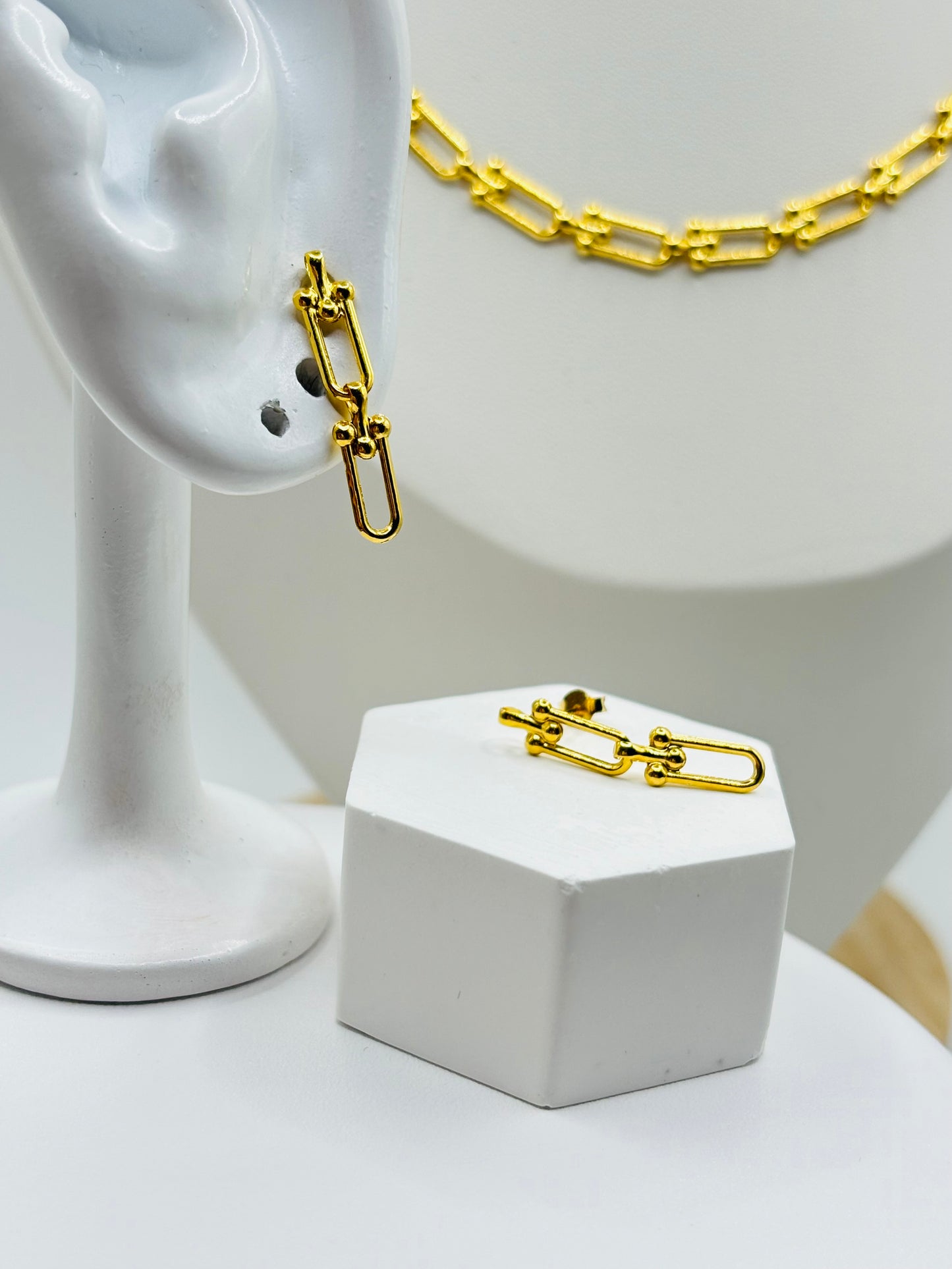 18K Gold Flat Hardware Necklace and Earrings Set