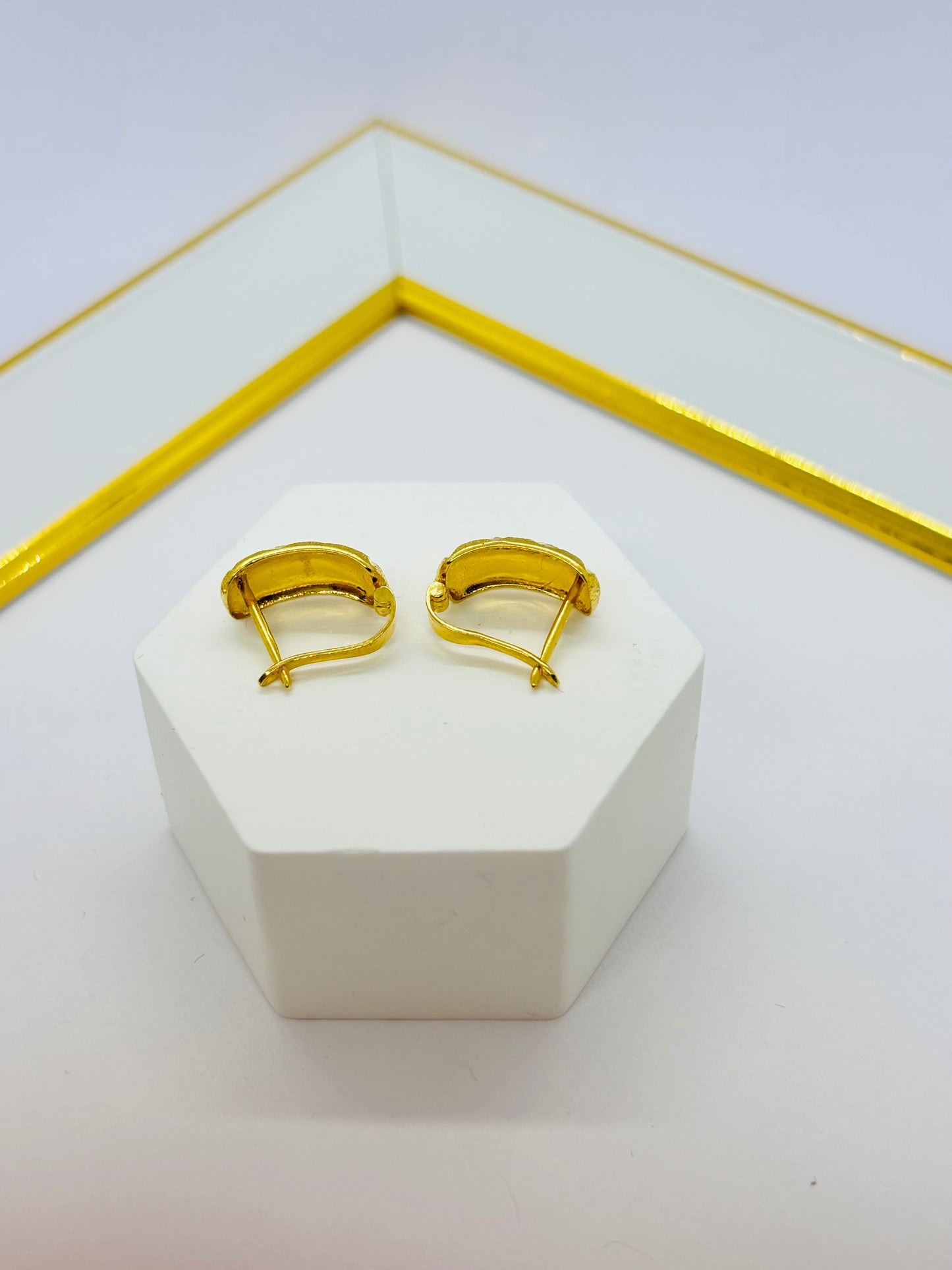 18K Gold Clip Type Earrings