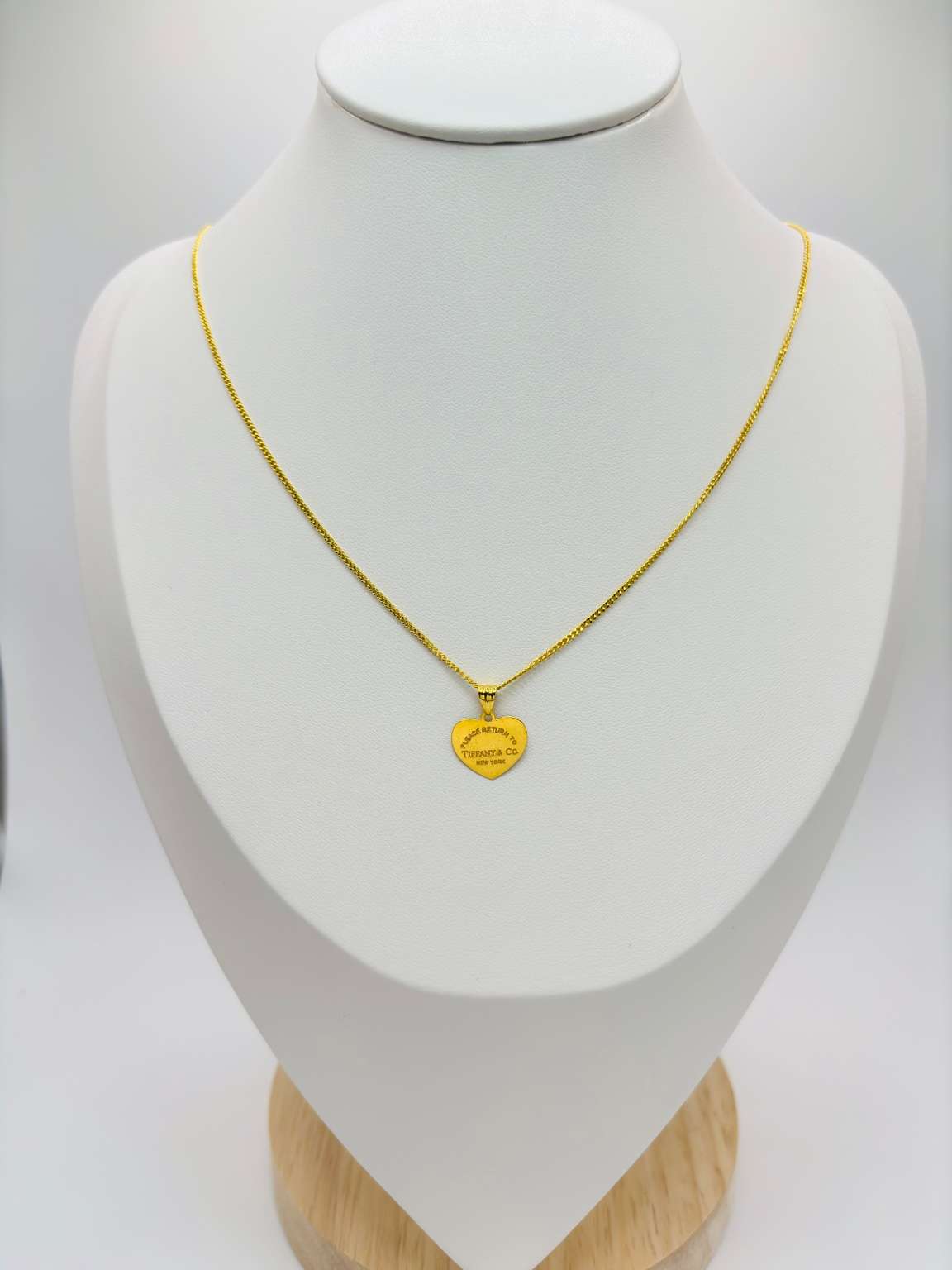 18K Gold Curb Chain with Heart Pendant Set