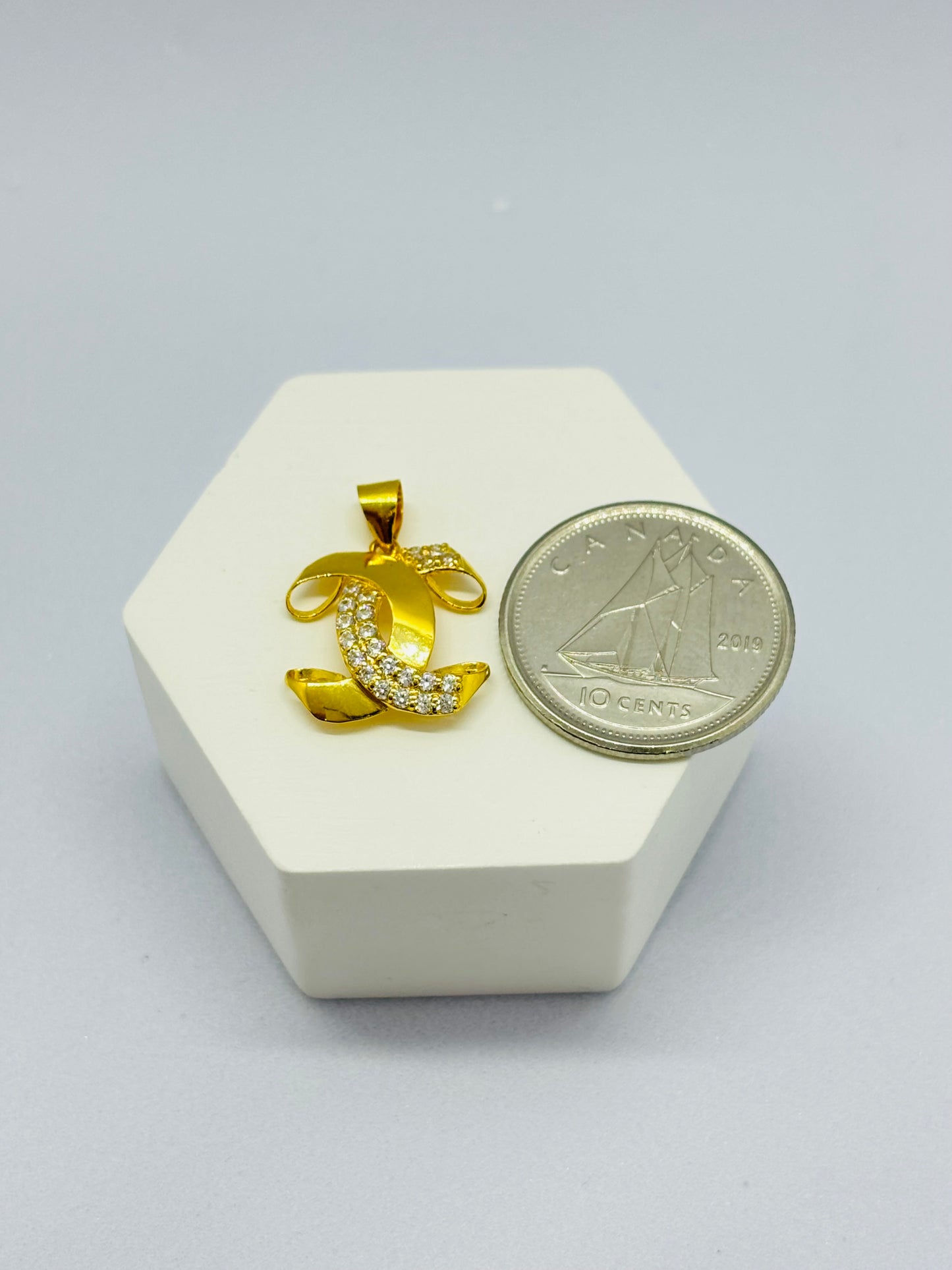 18K Gold Pendant