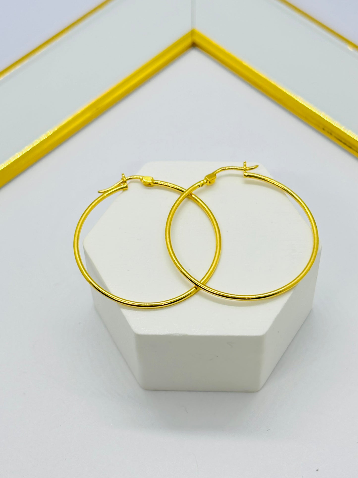 18K Gold Plain Loop Earrings
