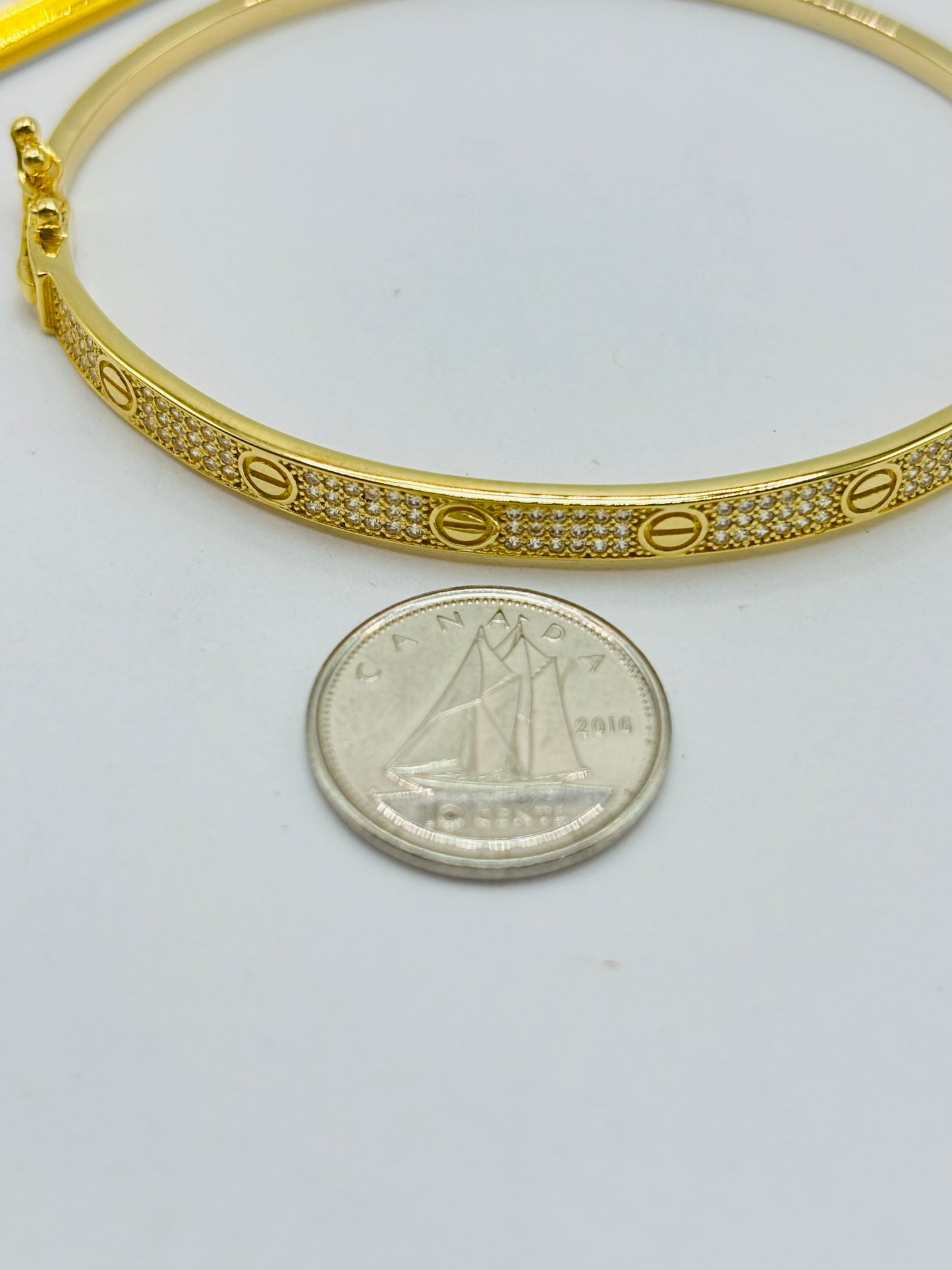 K18 Japan Gold Love Bangle with Stone Clip Type