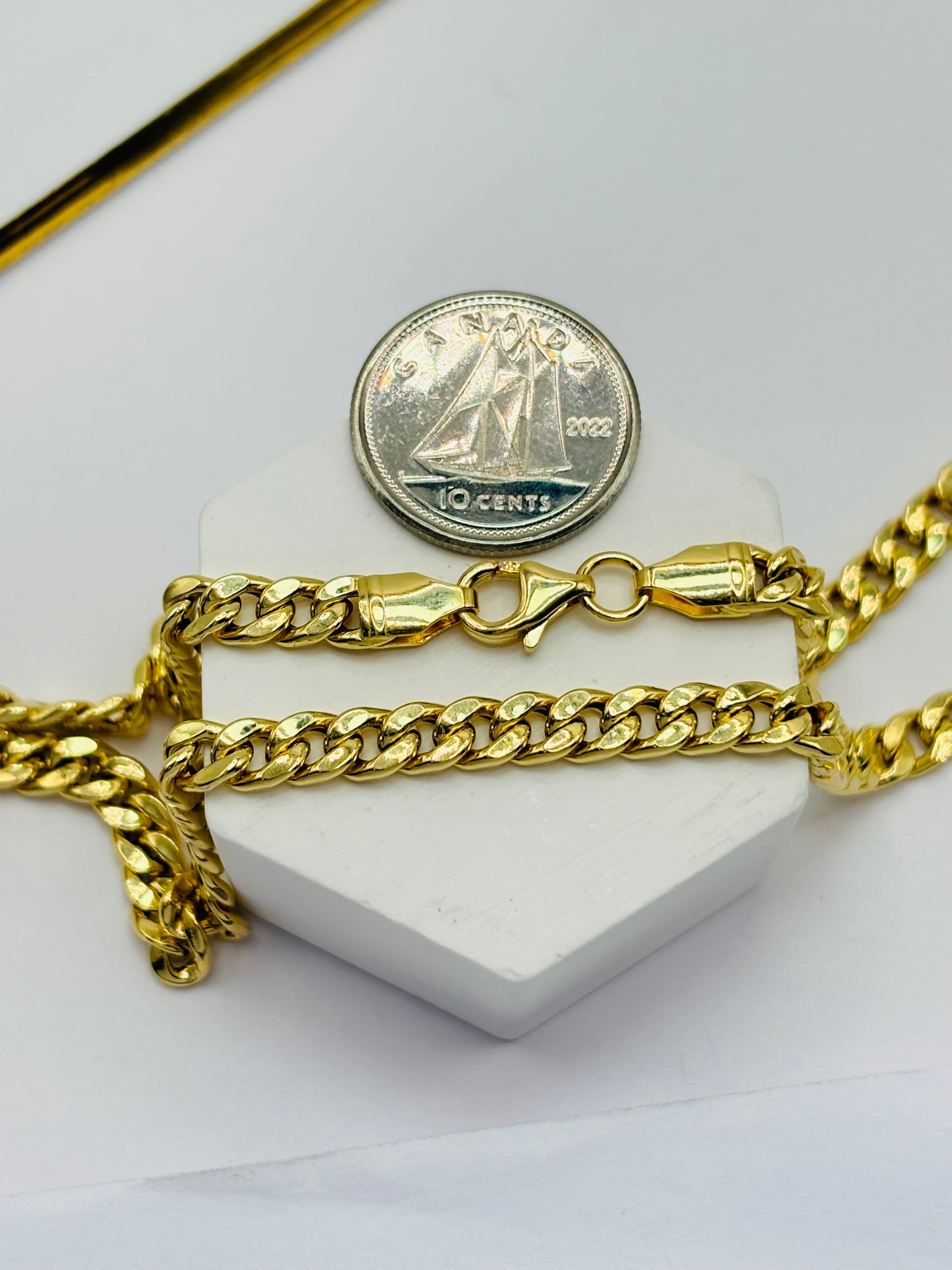 18K Gold C Necklace
