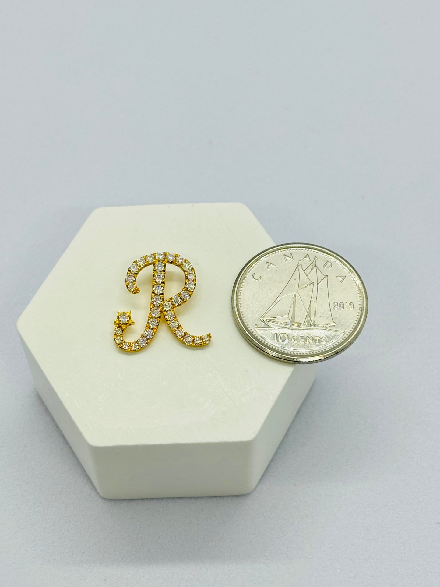 18K Gold Initial Moissanite Diamond Letter R Pendant