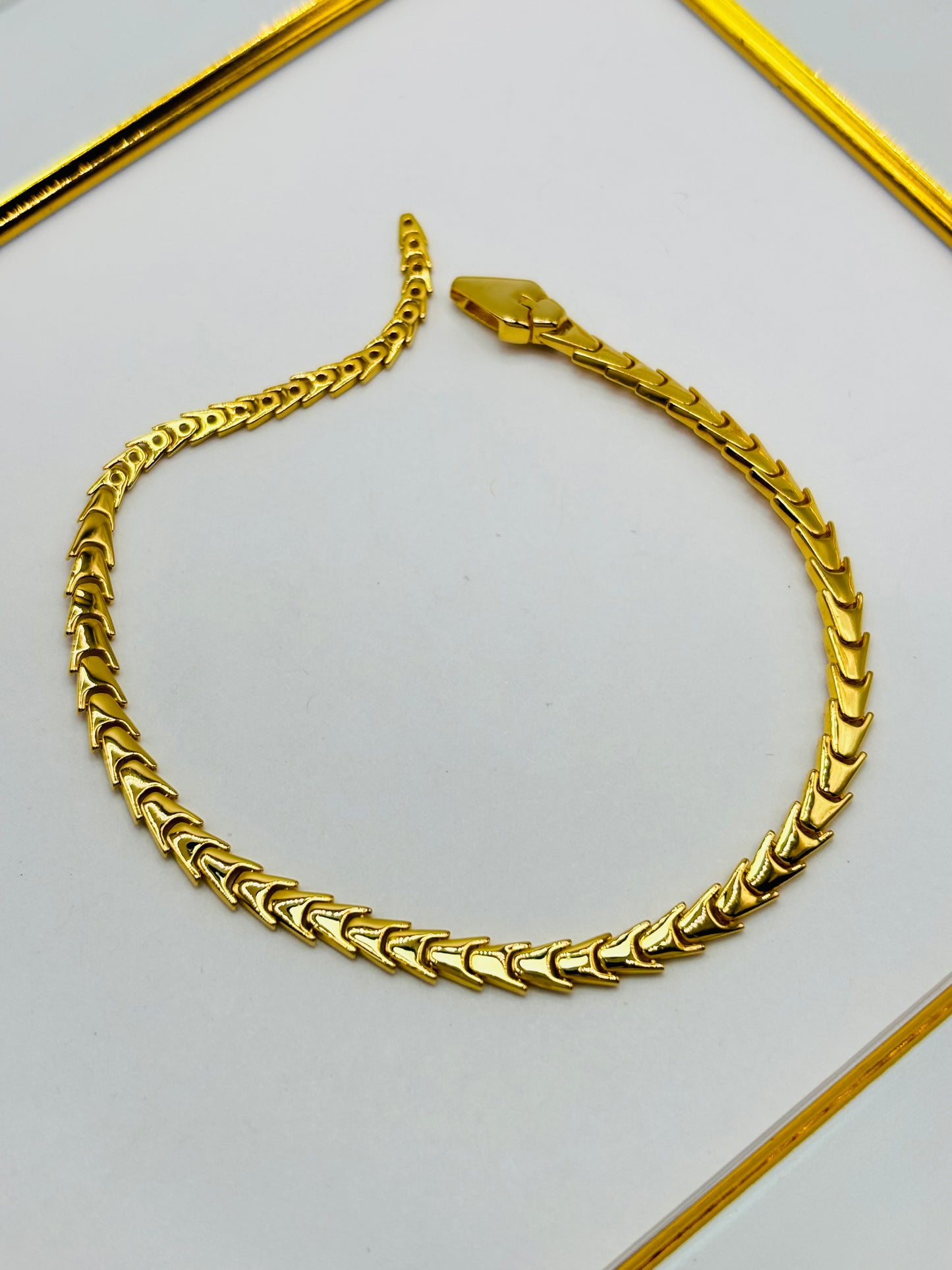 18K Gold Plain Serpentine Bracelet