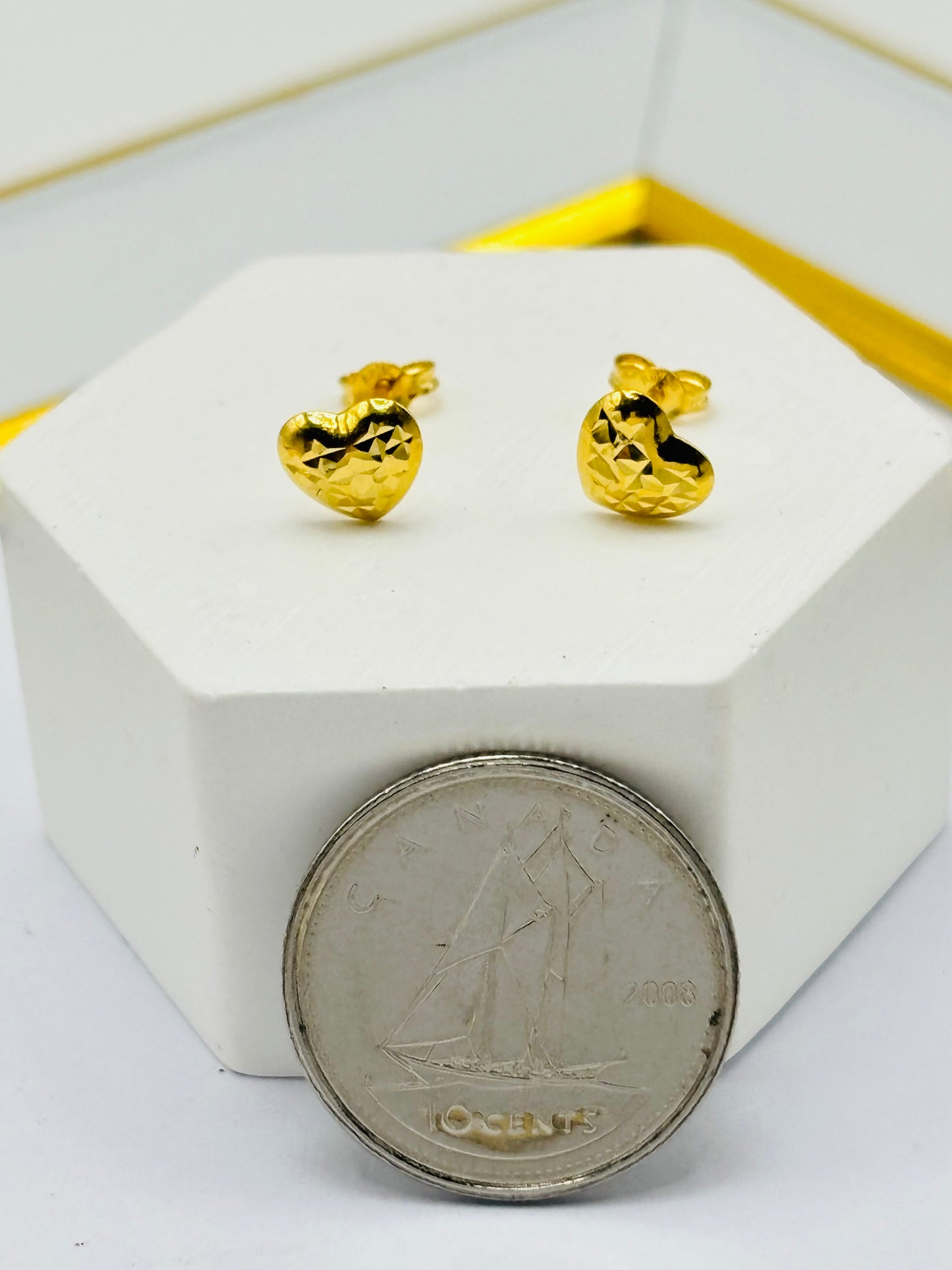 18K Gold Diamond Cut Small Heart Earrings