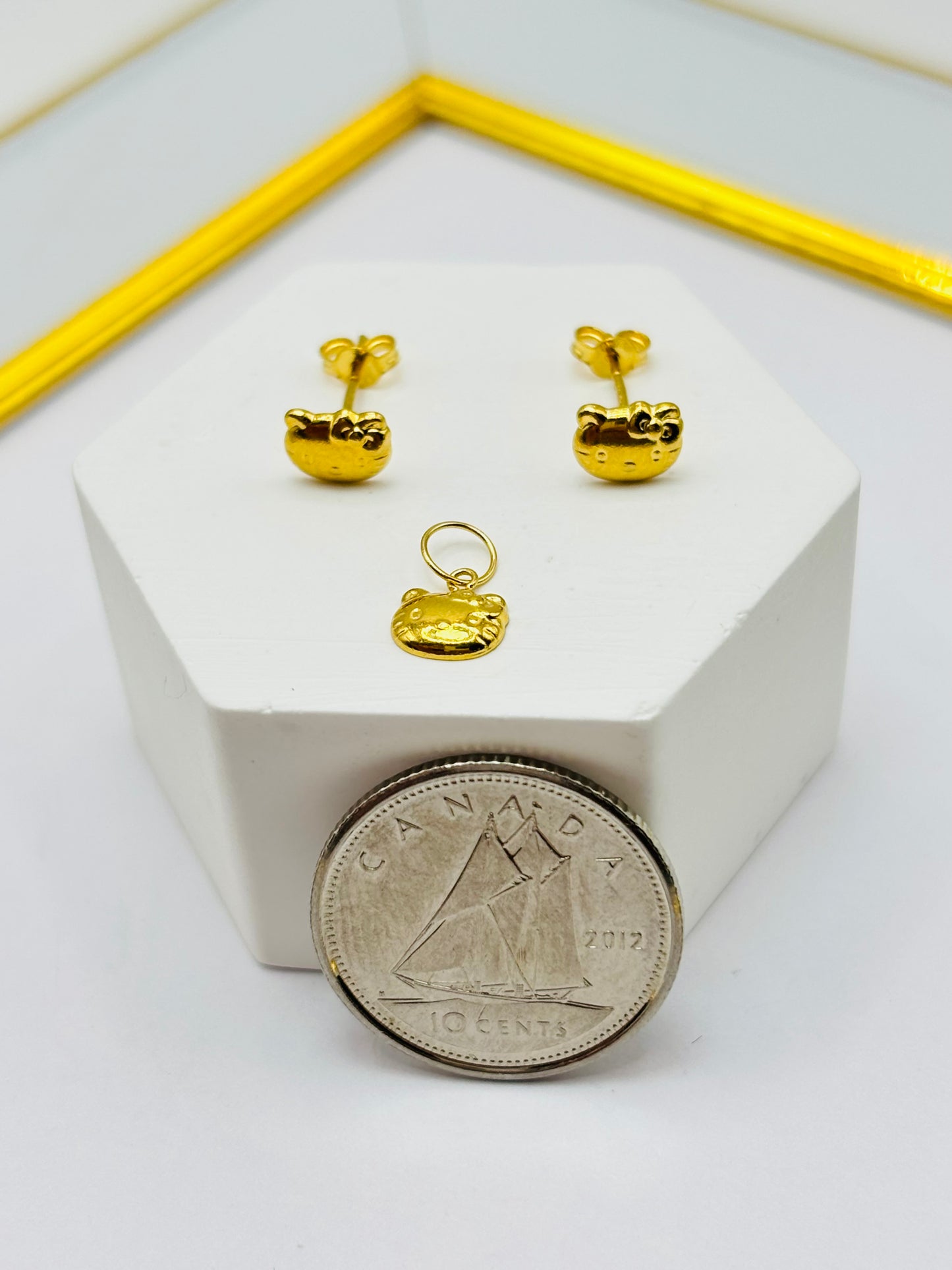 18K Gold HK Earrings and Pendant Set Kids