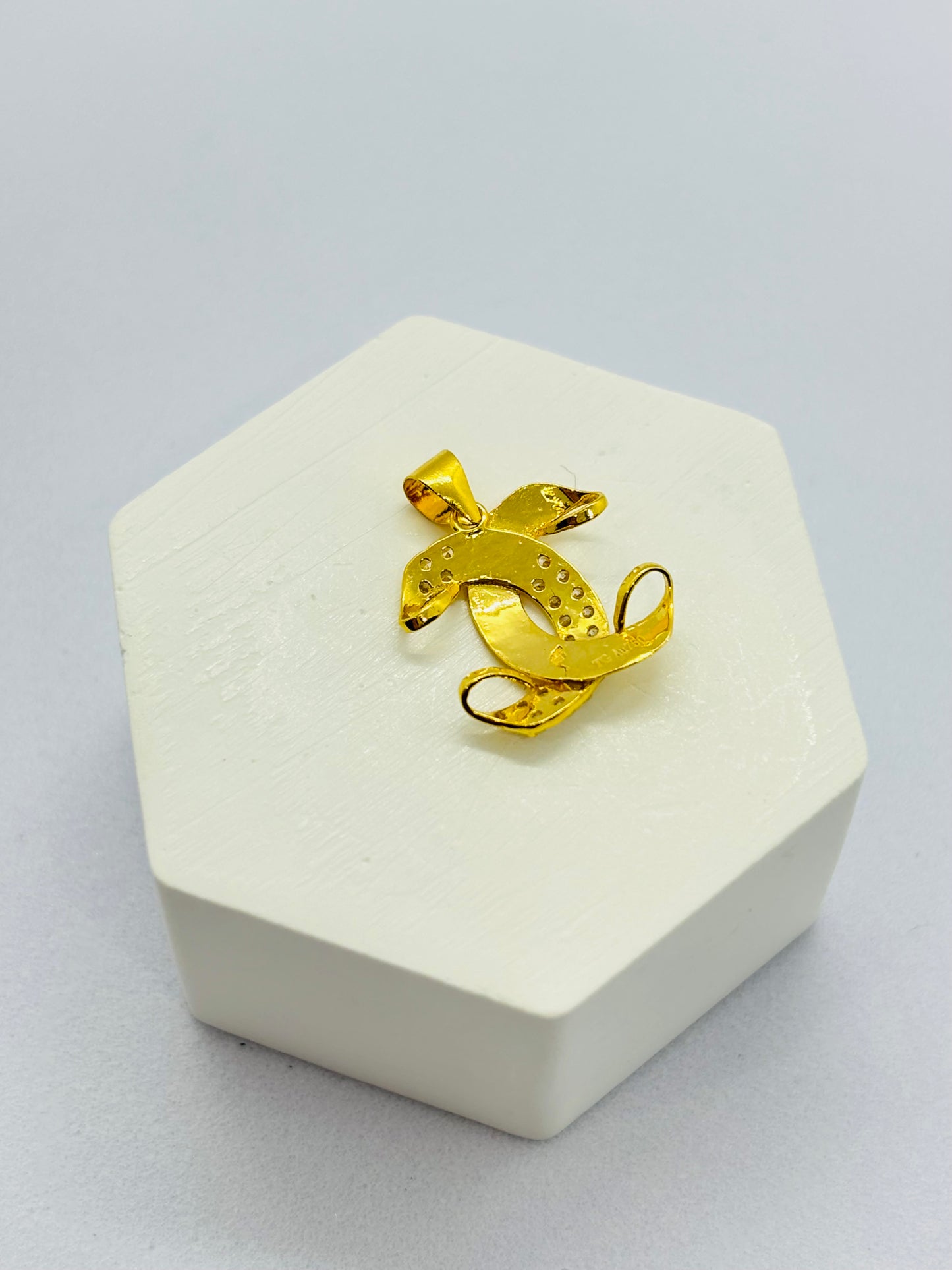 18K Gold Pendant