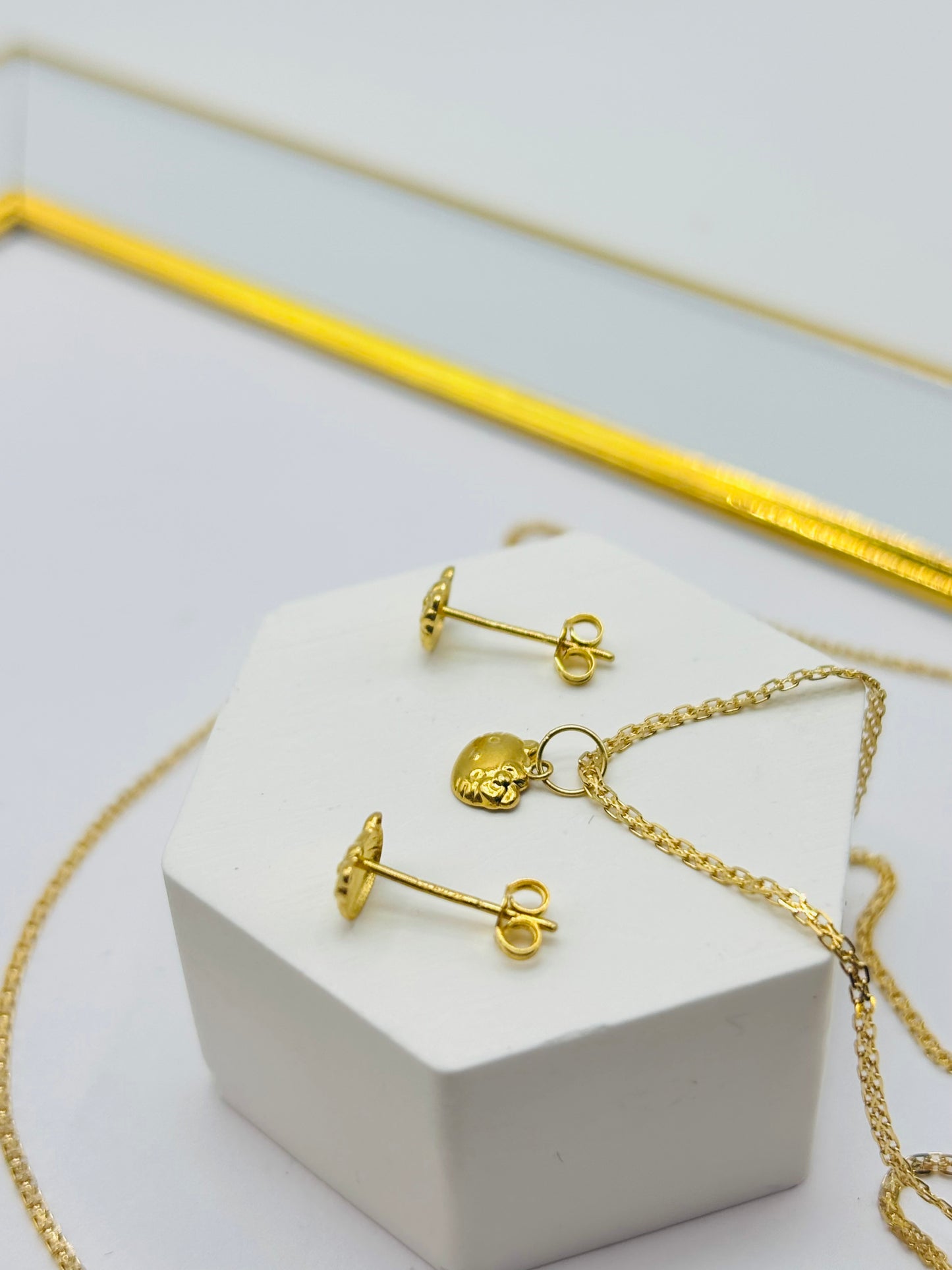 18K Gold Carpet Chain with HK Pendant and Earrings Kids Set