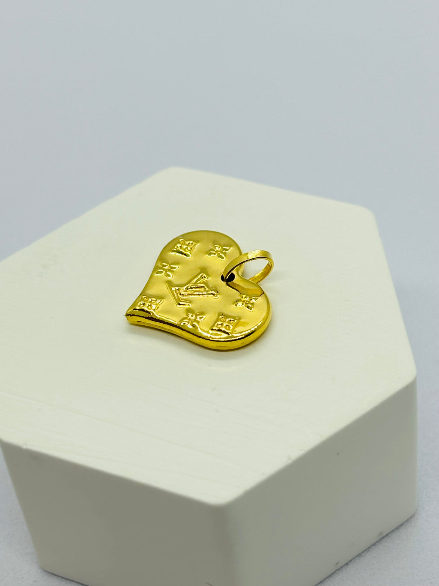 18K Gold Heart Pendant