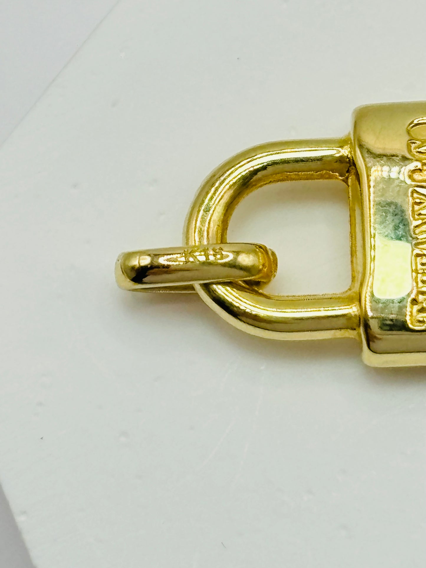 K18 Japan Gold Pad lock Pendant
