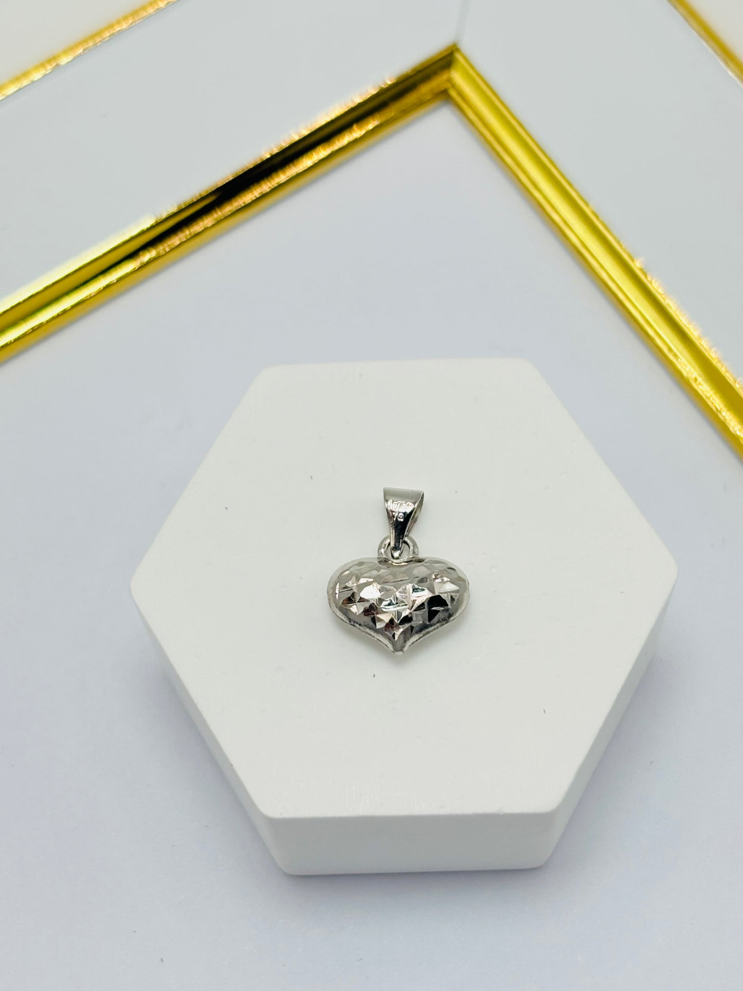 18K White Gold Heart Pendant
