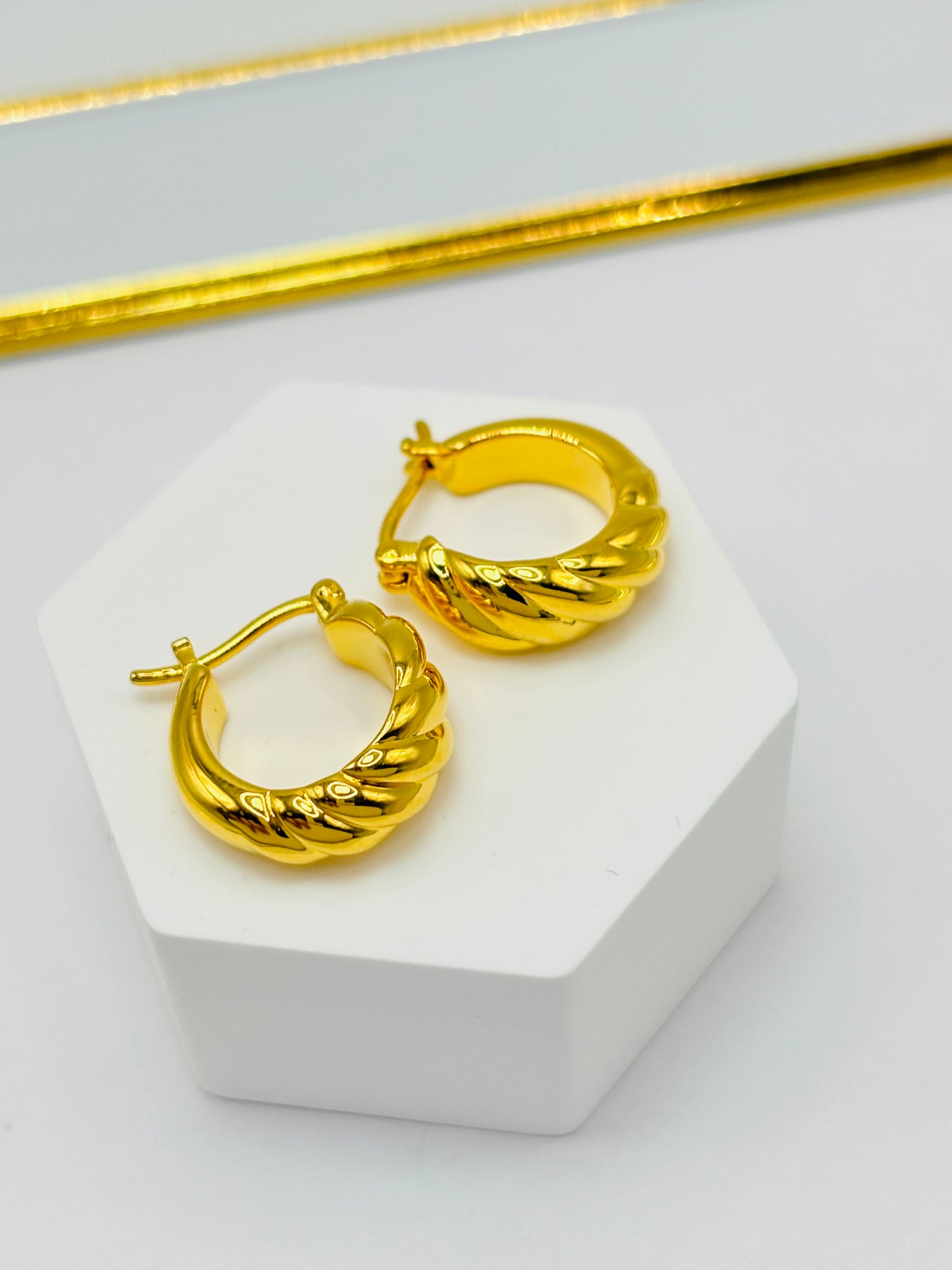 18K Gold Loop Earrings (Electroform)