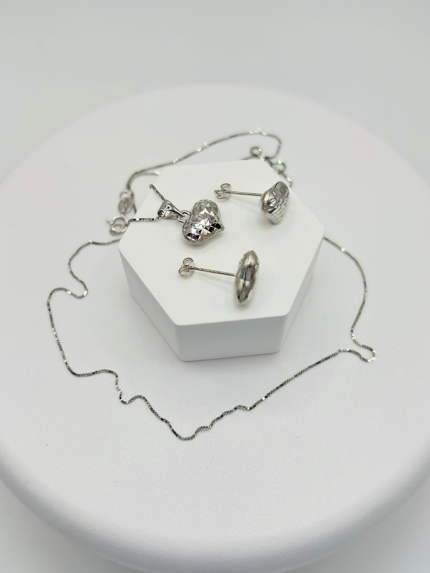 18K White Gold Heart Earrings and Necklace Set