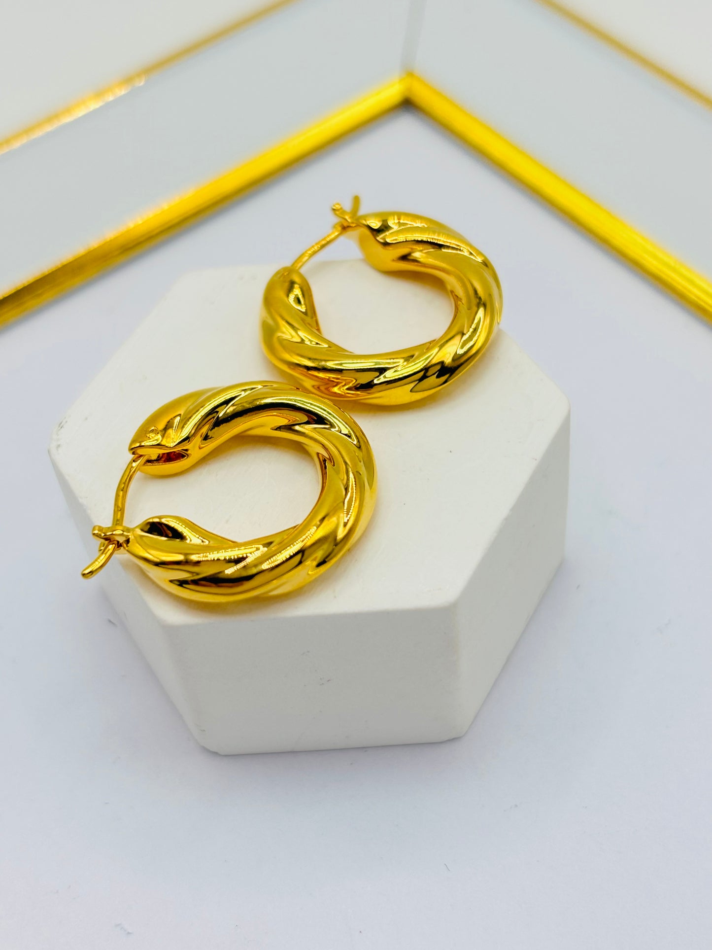 18K Gold Twisted Loop Earrings (Electroform)