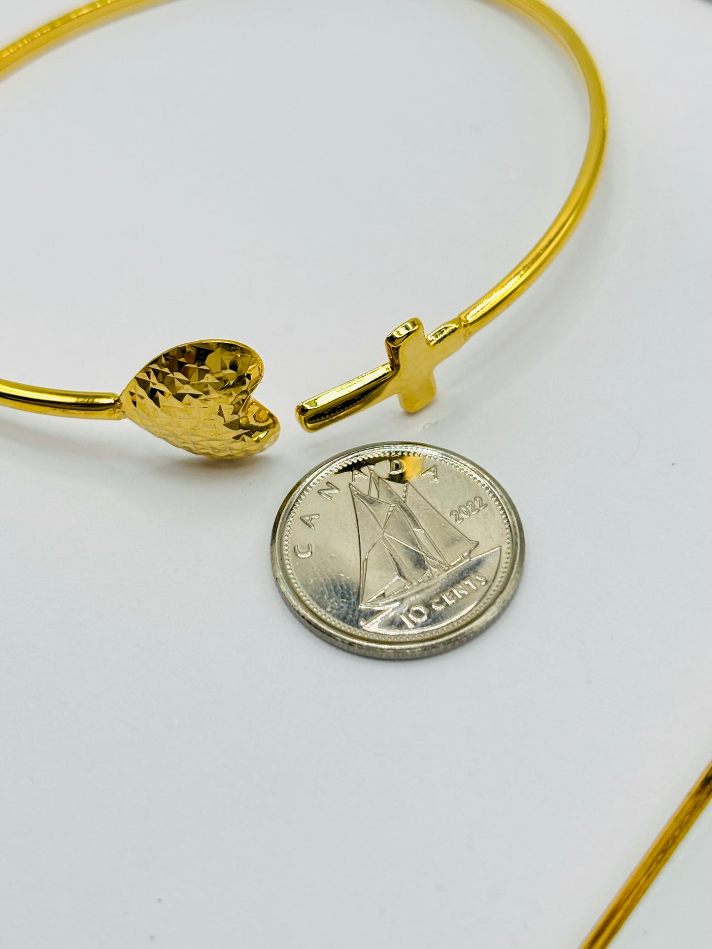 18K Gold Heart & Cross Bangle