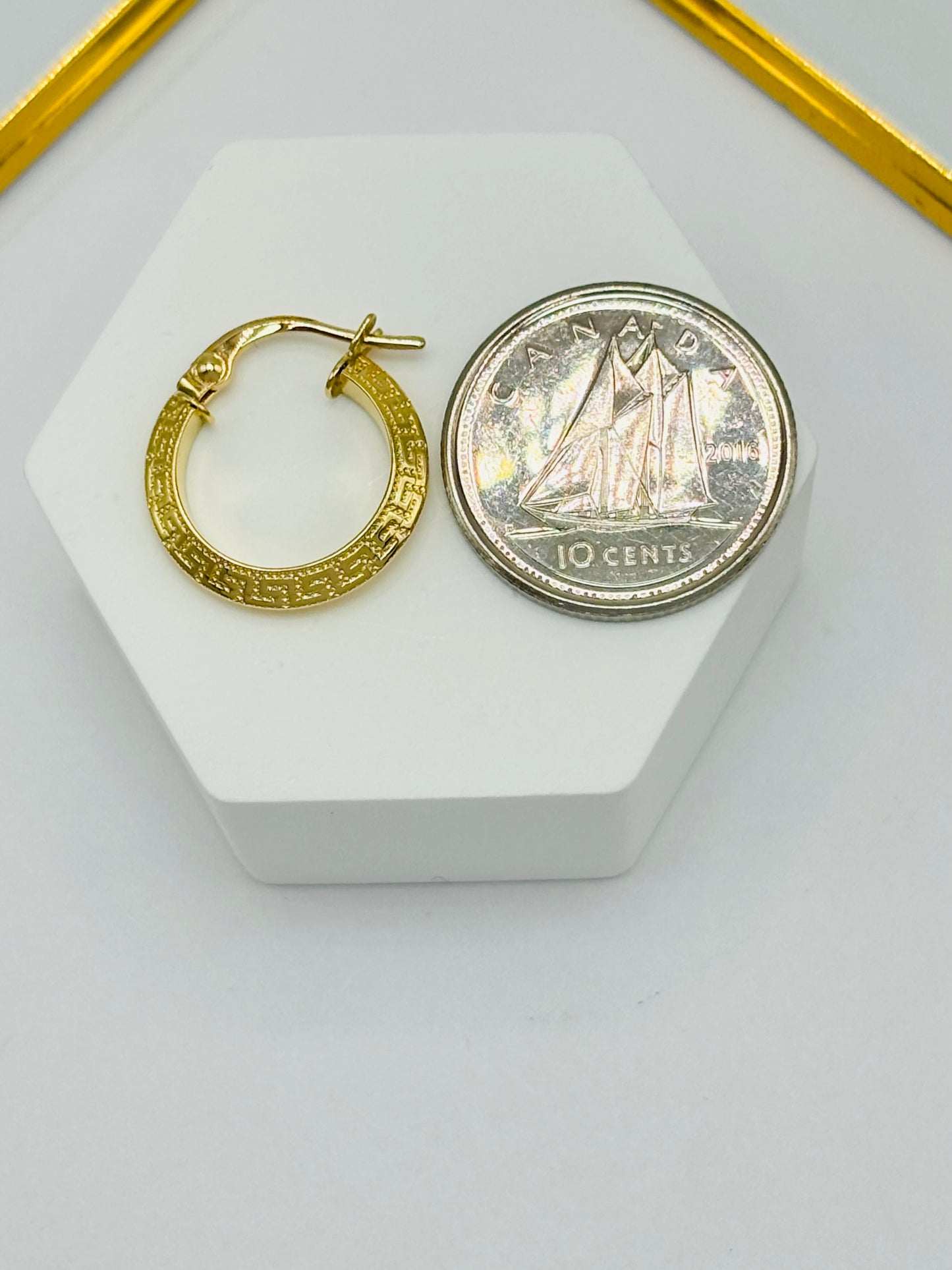 18K Gold Small Loop Earrings